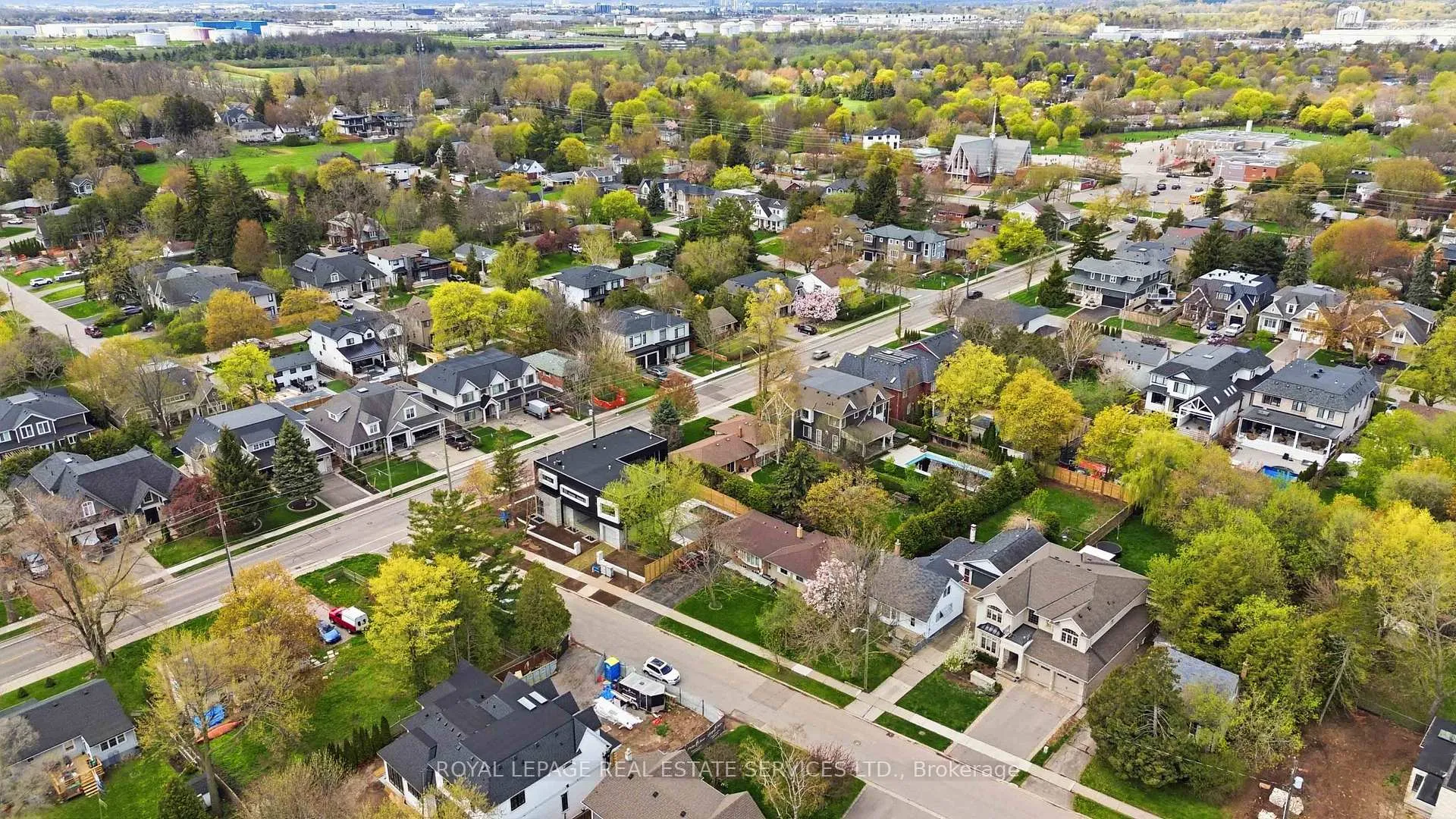 Photo 15 of 218 Jennings Crescent, Oakville, Bronte — HOMEH