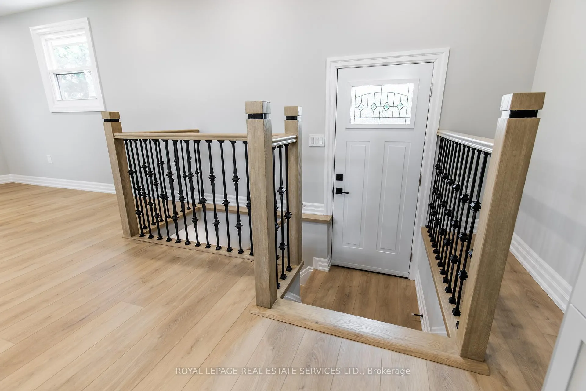 Photo 5 of Unit C, 2 Thorndale Avenue, St. Catharines, Haig — HOMEH