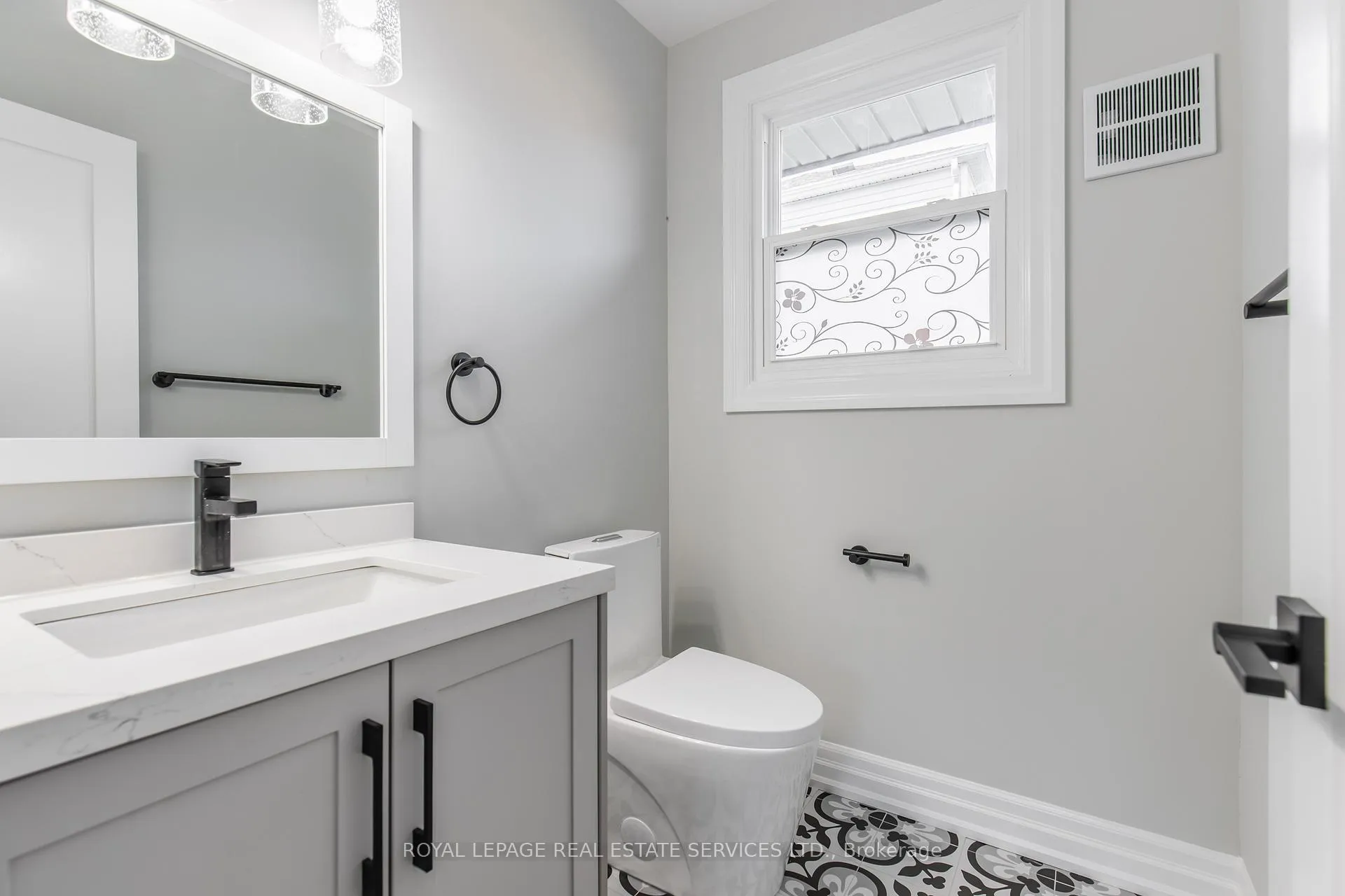 Photo 12 of Unit C, 2 Thorndale Avenue, St. Catharines, Haig — HOMEH