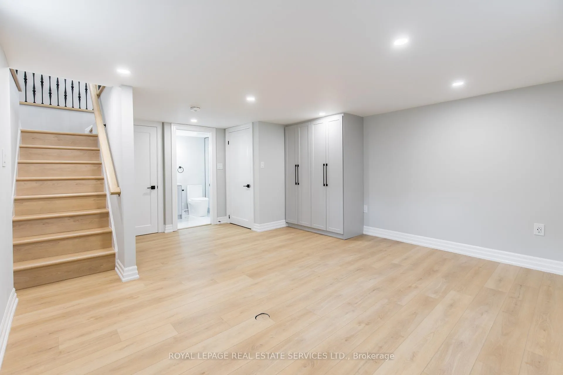 Photo 13 of Unit C, 2 Thorndale Avenue, St. Catharines, Haig — HOMEH