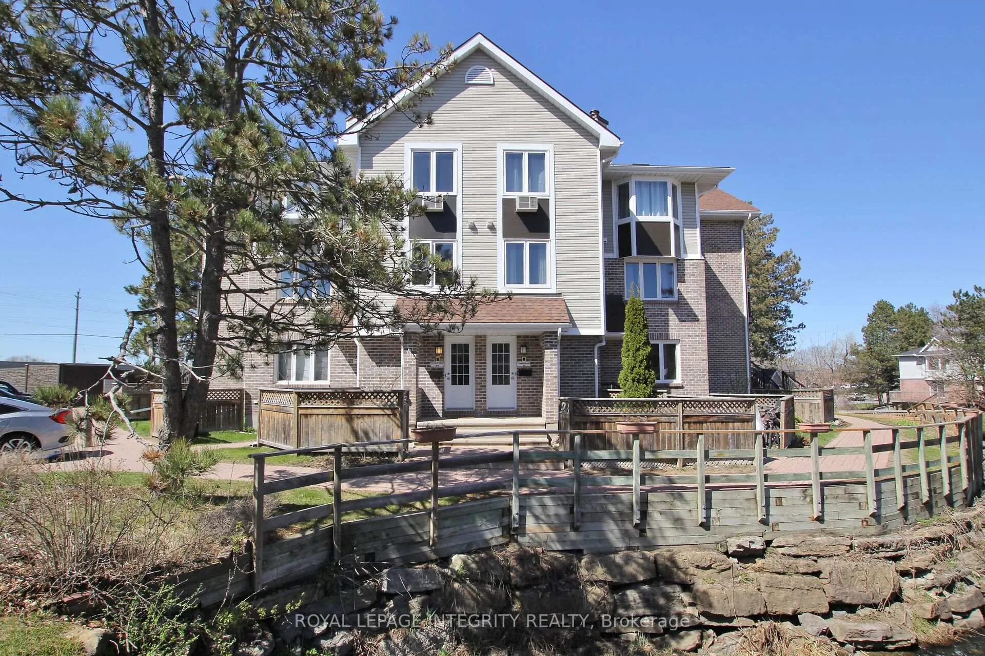 Photo 2 of Unit 10, 3 Stonebank Crescent, Ottawa, Westcliffe Estates — HOMEH