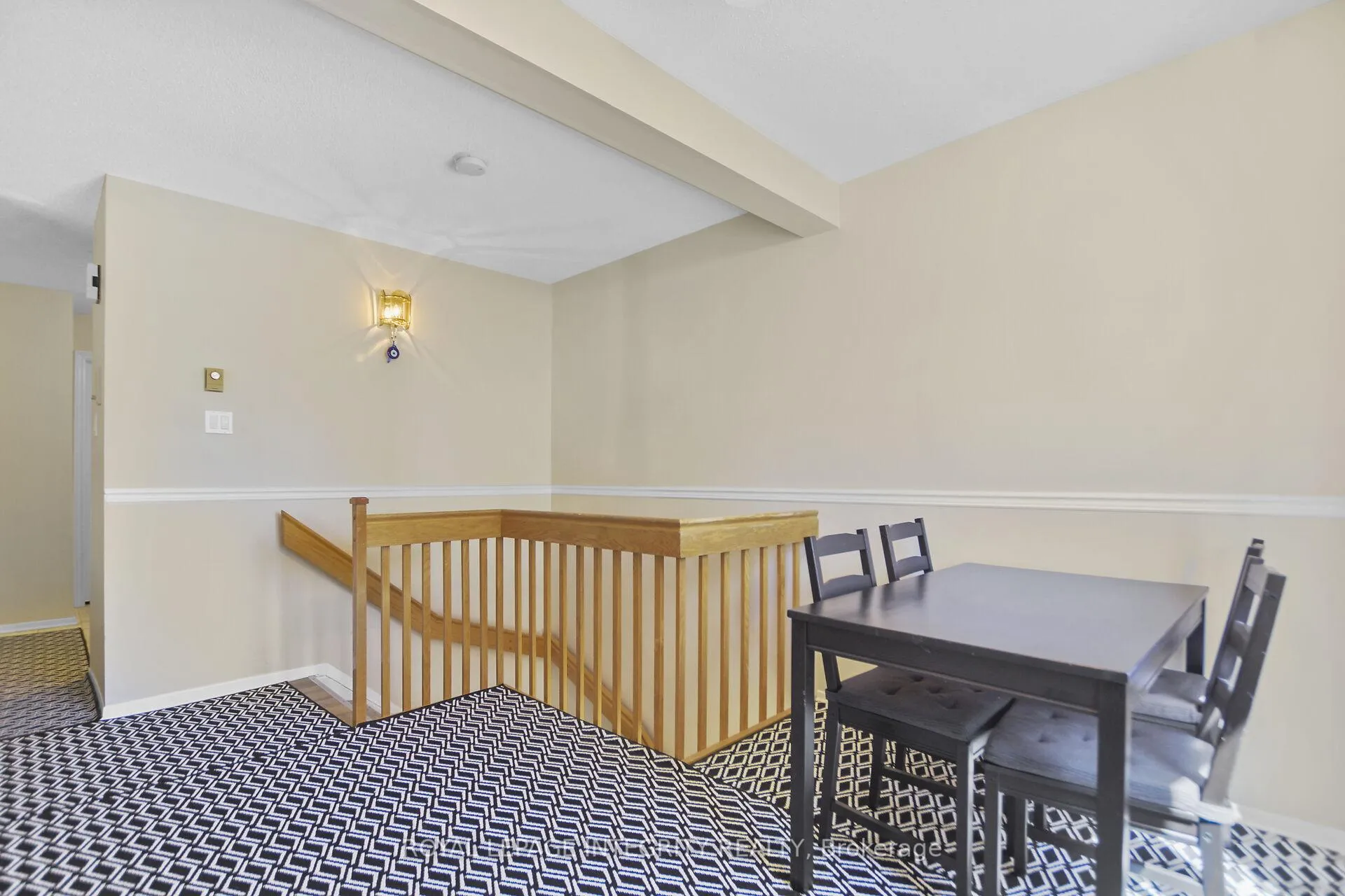 Photo 9 of Unit 10, 3 Stonebank Crescent, Ottawa, Westcliffe Estates — HOMEH