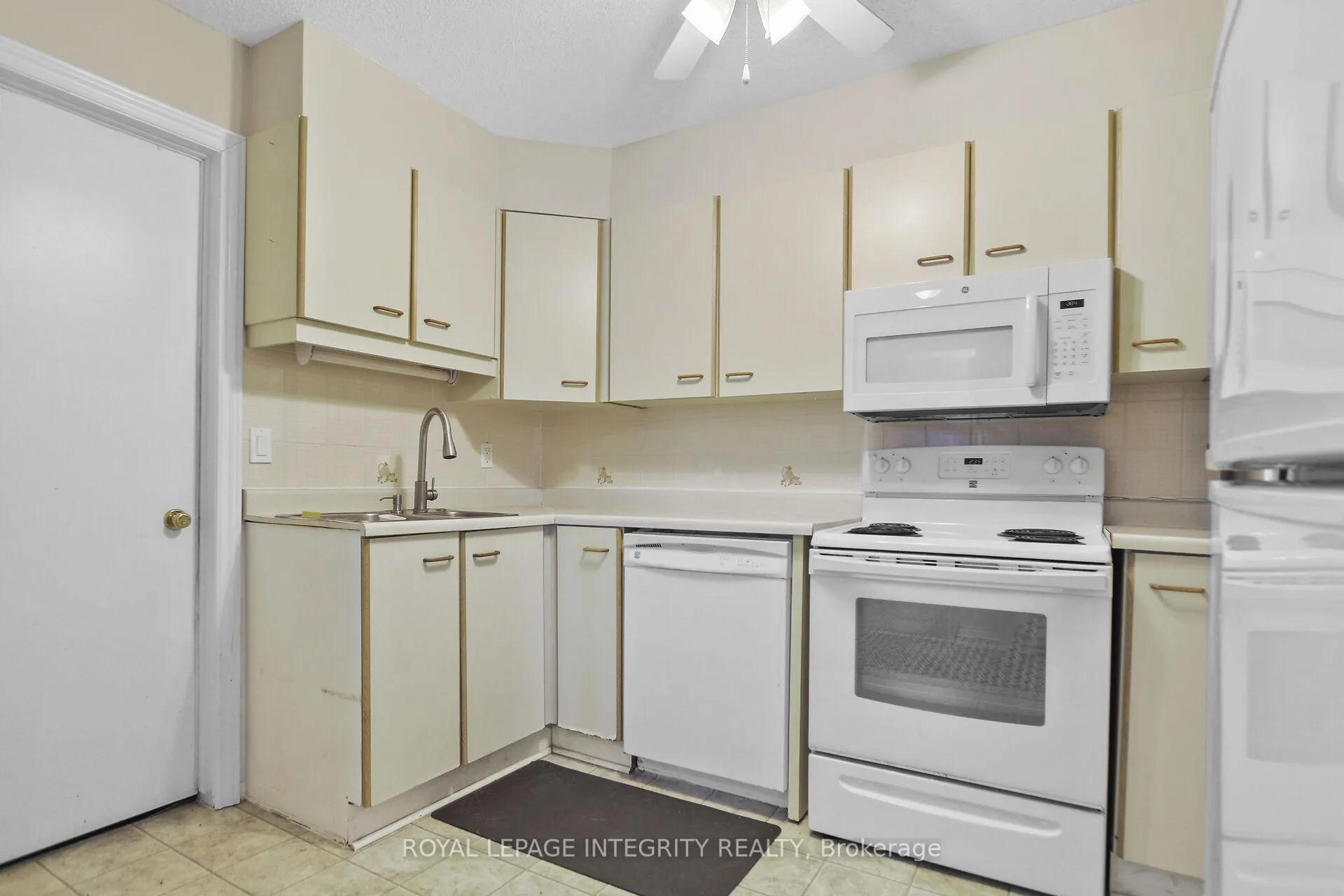 Photo 18 of Unit 10, 3 Stonebank Crescent, Ottawa, Westcliffe Estates — HOMEH