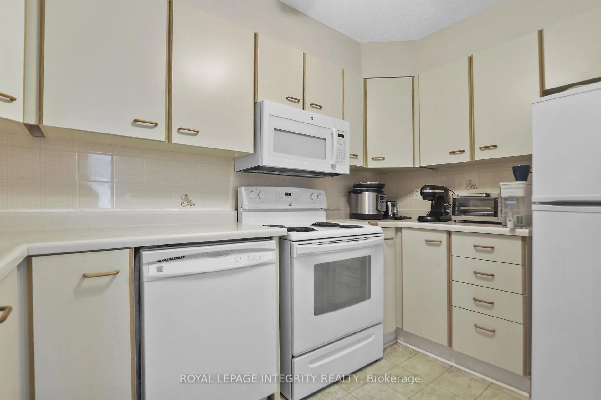 Photo 19 of Unit 10, 3 Stonebank Crescent, Ottawa, Westcliffe Estates — HOMEH