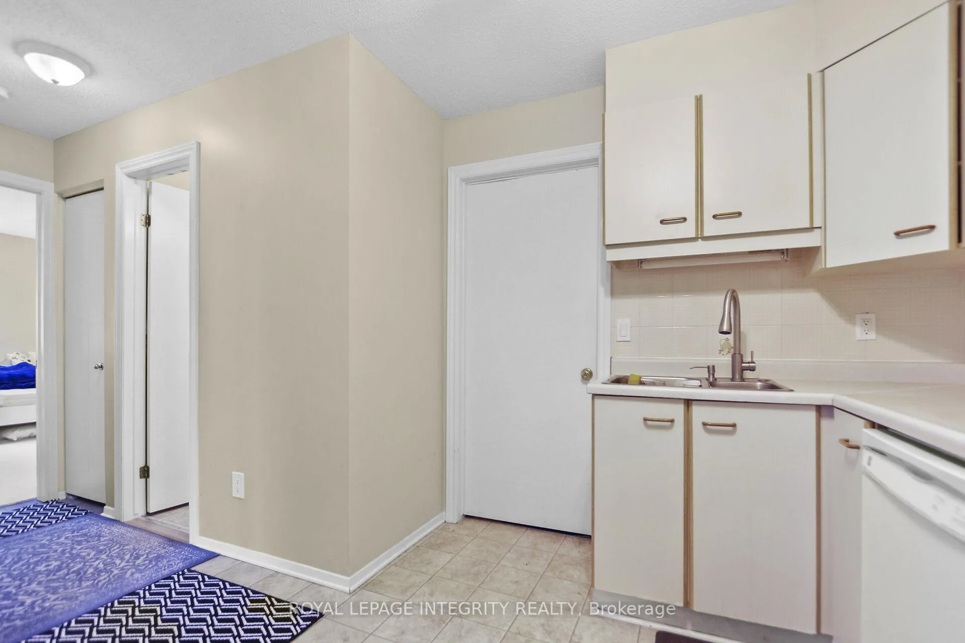 Photo 20 of Unit 10, 3 Stonebank Crescent, Ottawa, Westcliffe Estates — HOMEH