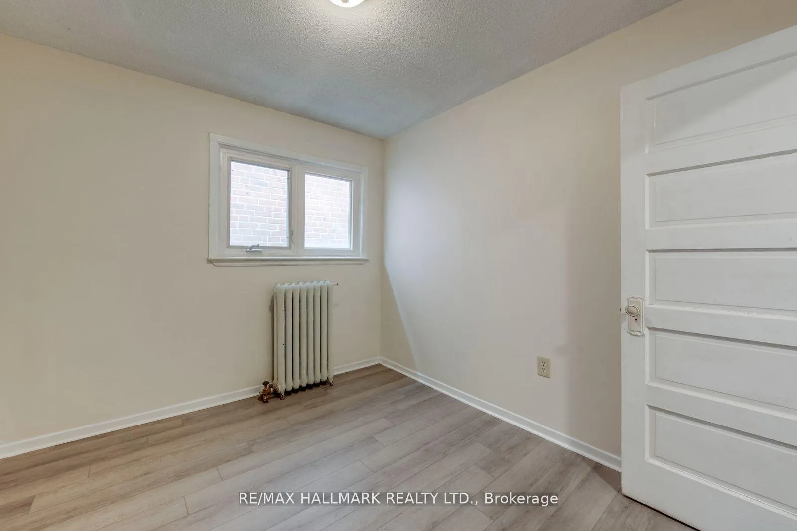 Photo 25 of Unit 2 Upper, 576 Ossington Avenue S, Toronto, Palmerston-Little Italy — HOMEH