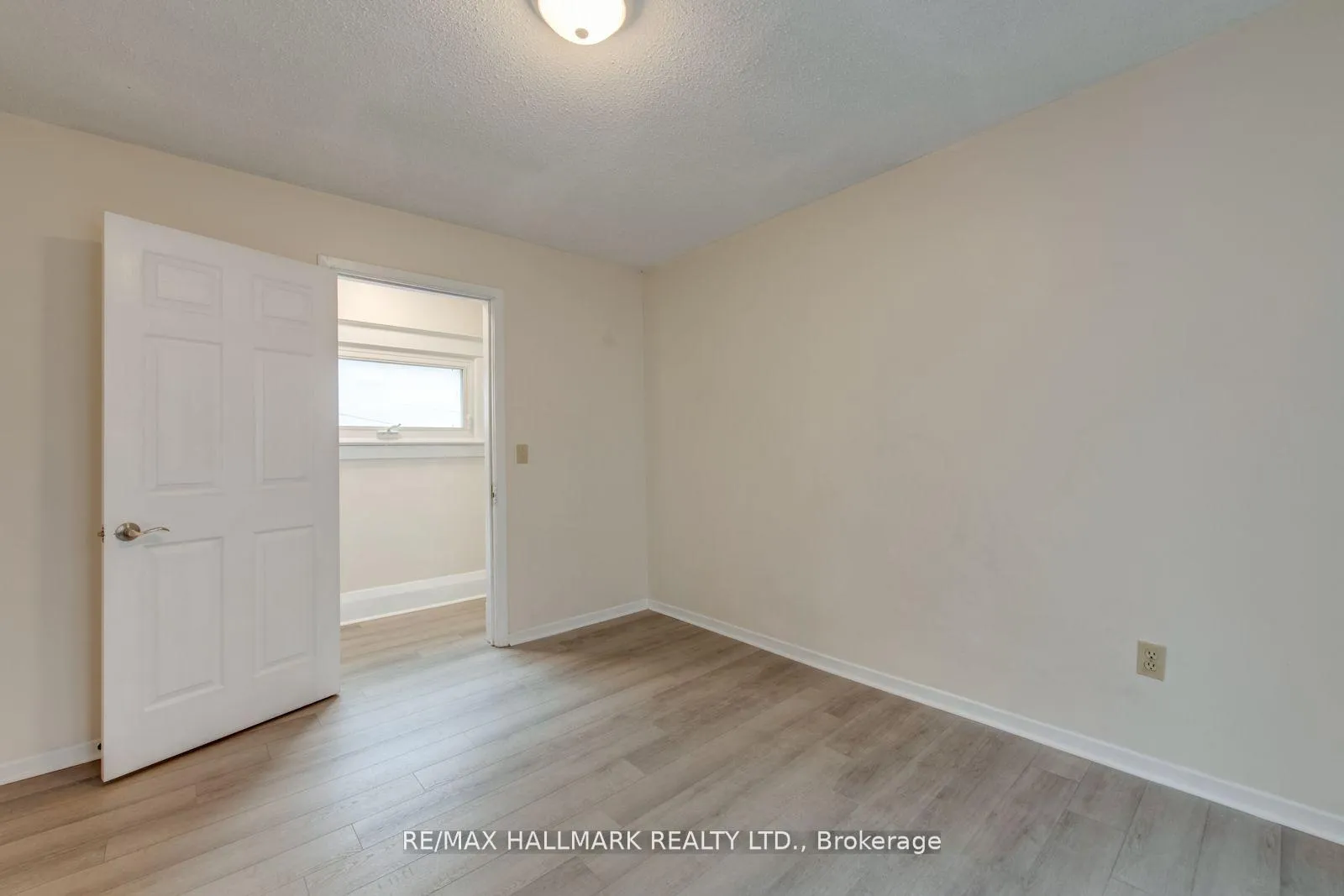Photo 35 of Unit 2 Upper, 576 Ossington Avenue S, Toronto, Palmerston-Little Italy — HOMEH