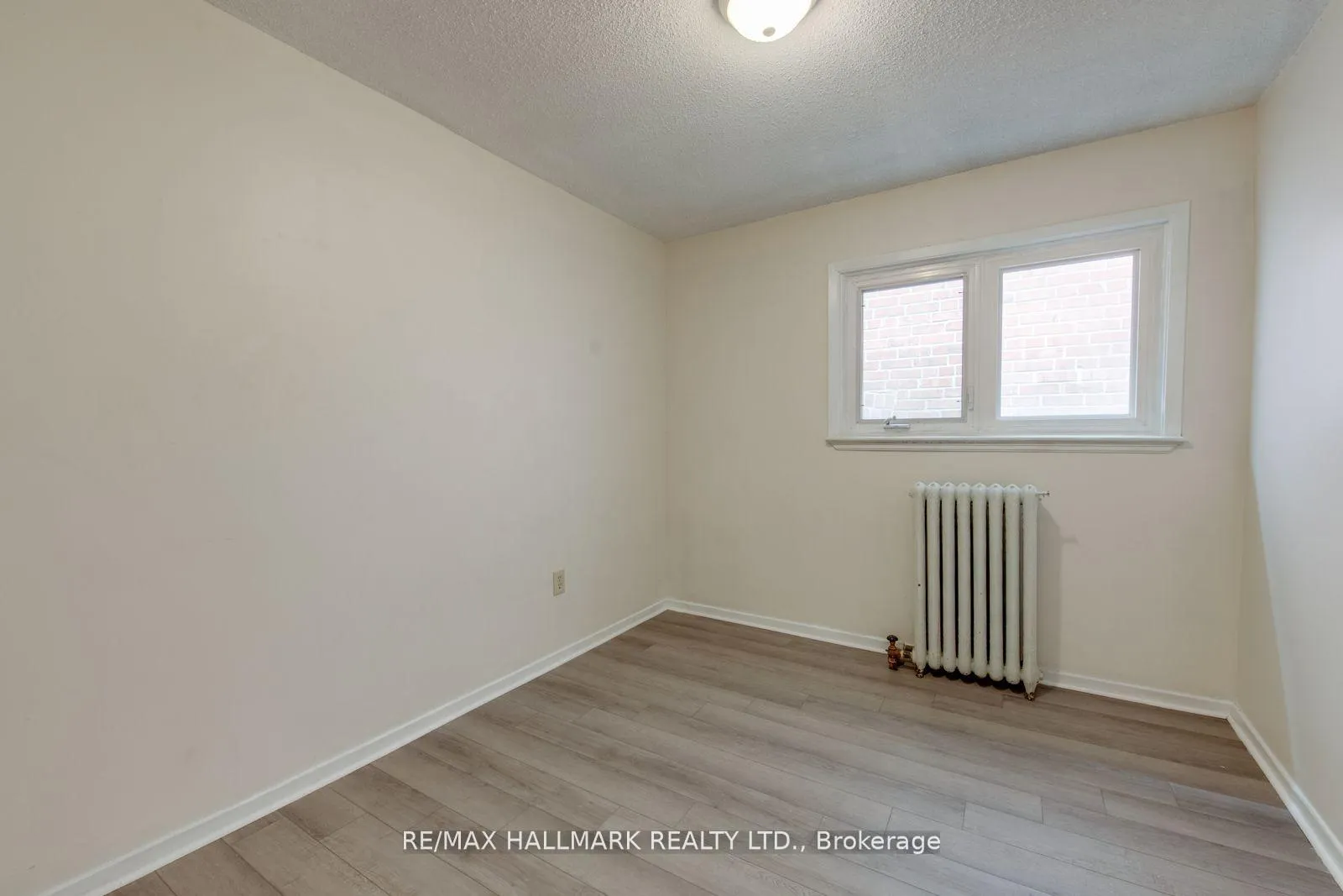 Photo 37 of Unit 2 Upper, 576 Ossington Avenue S, Toronto, Palmerston-Little Italy — HOMEH