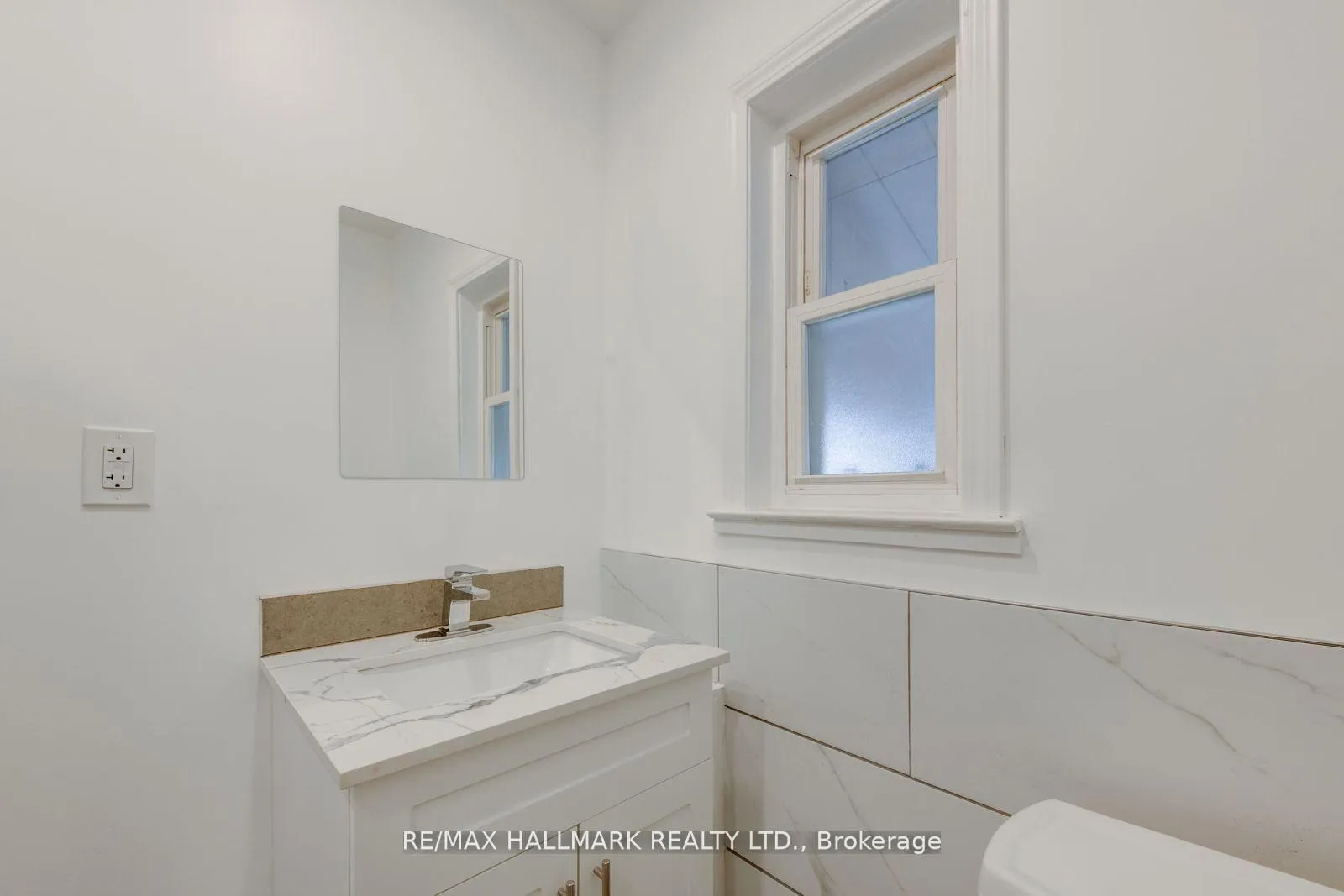 Photo 42 of Unit 2 Upper, 576 Ossington Avenue S, Toronto, Palmerston-Little Italy — HOMEH