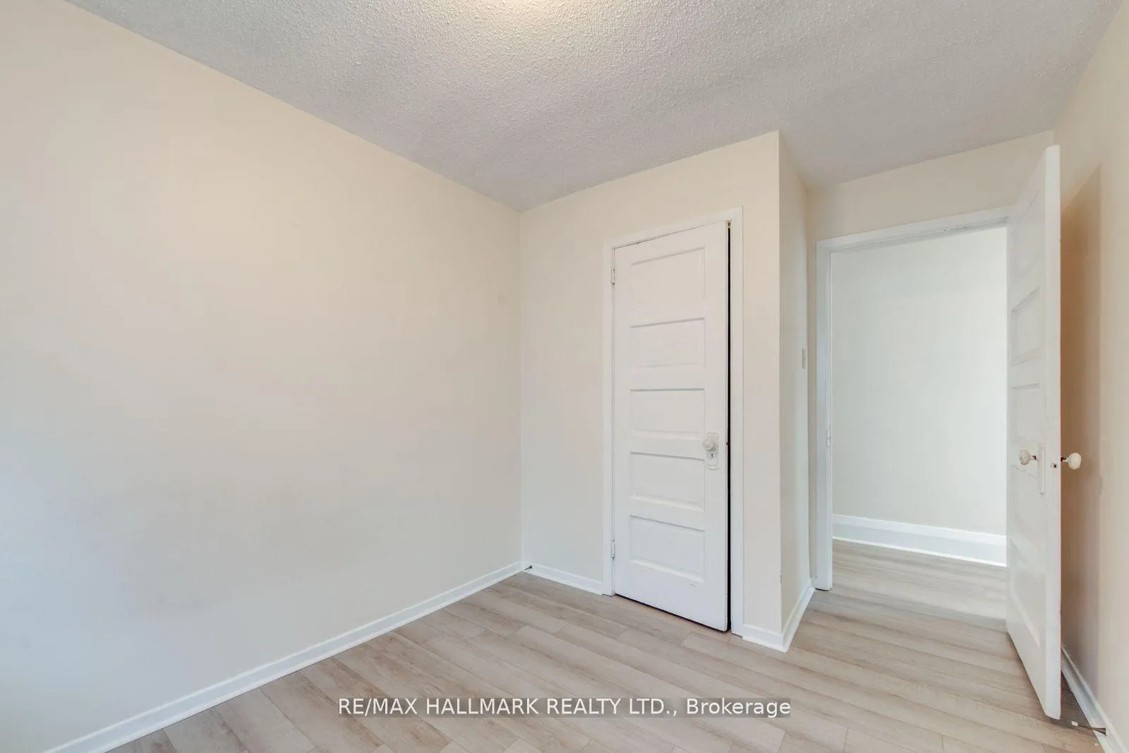 Photo 48 of Unit 2 Upper, 576 Ossington Avenue S, Toronto, Palmerston-Little Italy — HOMEH