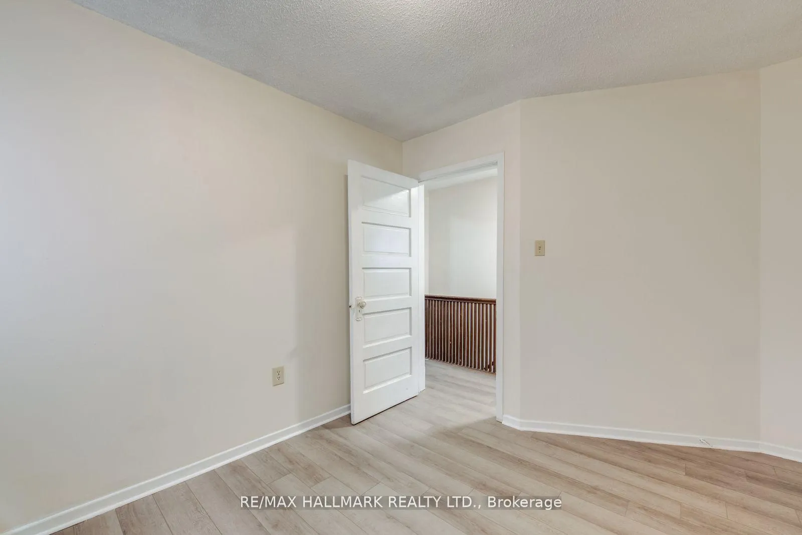 Photo 51 of Unit 2 Upper, 576 Ossington Avenue S, Toronto, Palmerston-Little Italy — HOMEH