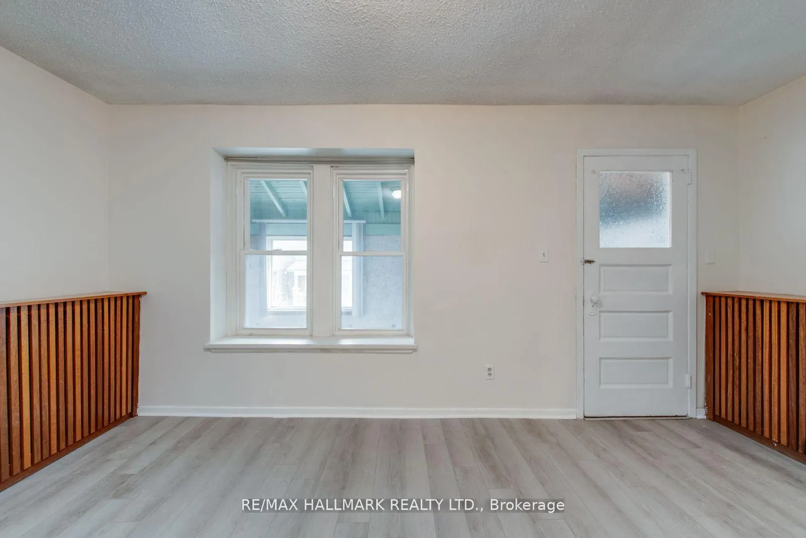 Photo 61 of Unit 2 Upper, 576 Ossington Avenue S, Toronto, Palmerston-Little Italy — HOMEH
