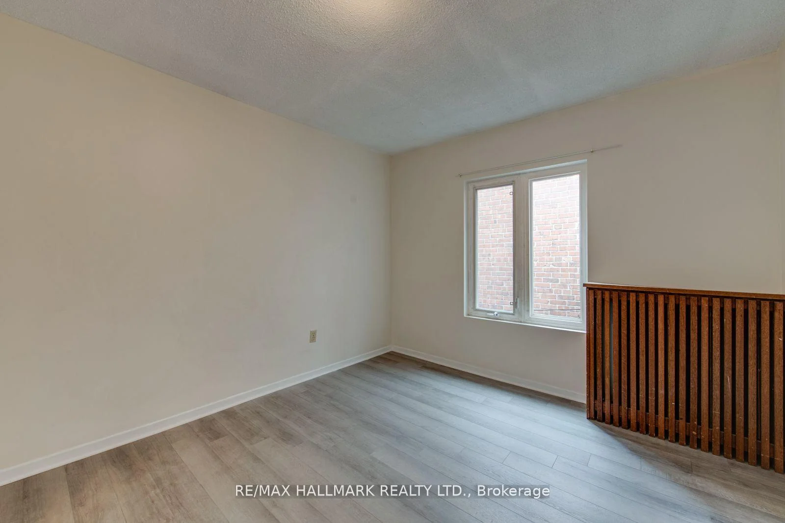 Photo 3 of Unit 2 Upper, 576 Ossington Avenue S, Toronto, Palmerston-Little Italy — HOMEH
