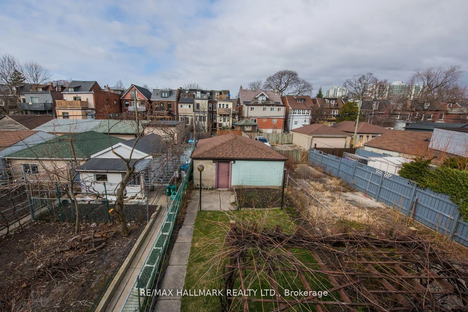 Photo 24 of Unit 2 Upper, 576 Ossington Avenue S, Toronto, Palmerston-Little Italy — HOMEH