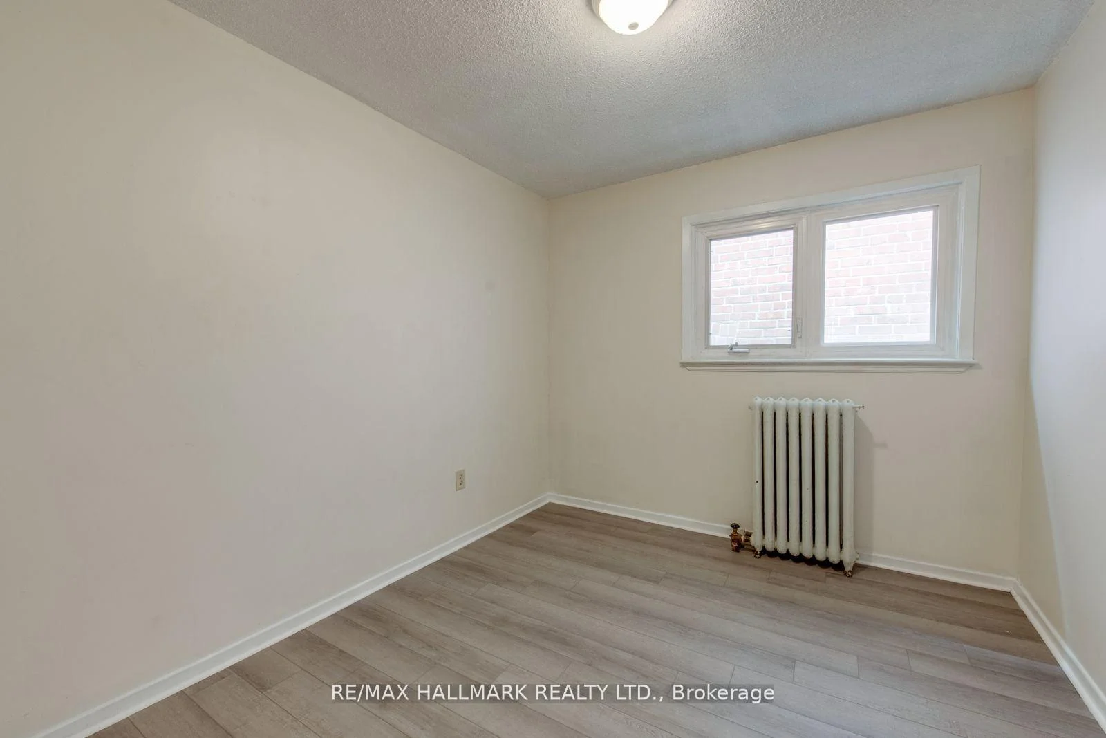 Photo 34 of Unit 2 Upper, 576 Ossington Avenue S, Toronto, Palmerston-Little Italy — HOMEH
