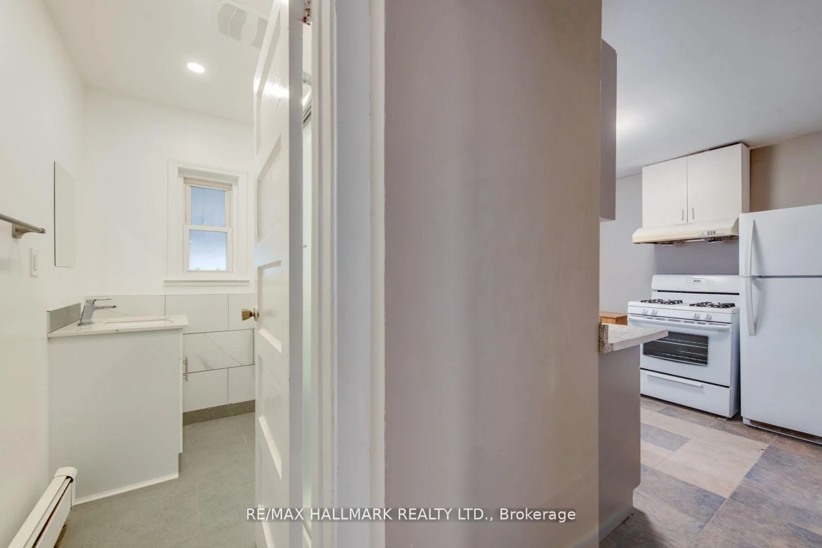 Photo 36 of Unit 2 Upper, 576 Ossington Avenue S, Toronto, Palmerston-Little Italy — HOMEH