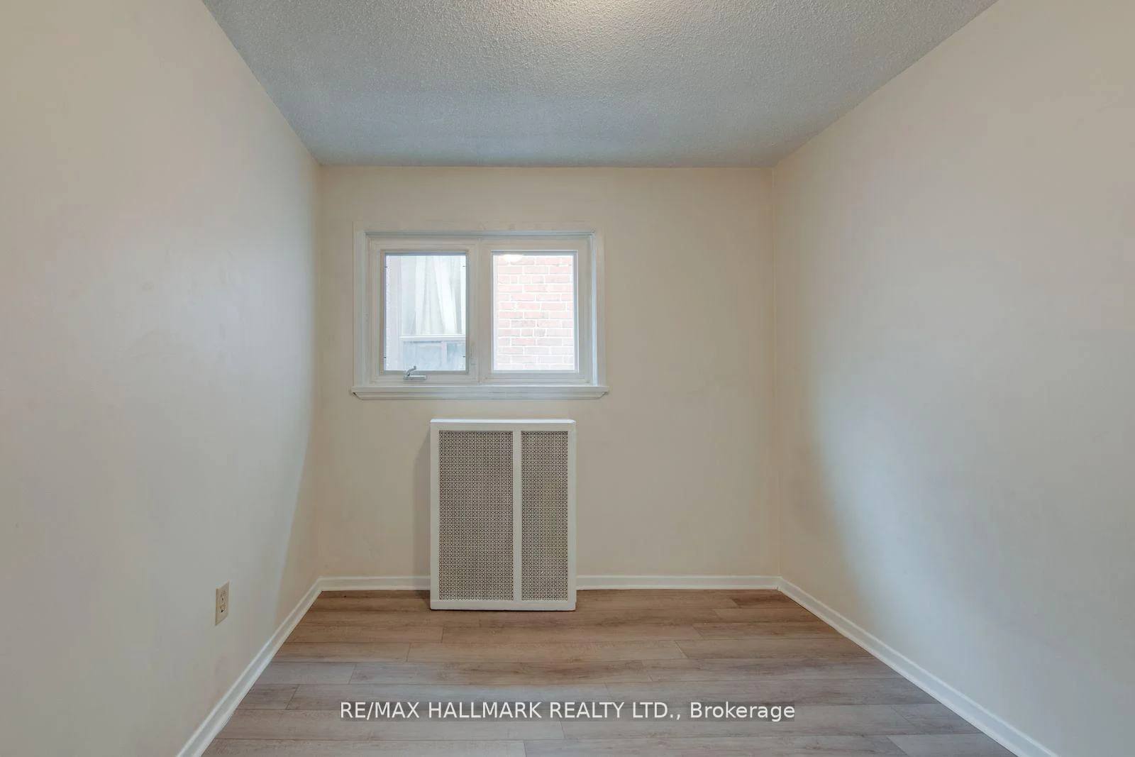 Photo 41 of Unit 2 Upper, 576 Ossington Avenue S, Toronto, Palmerston-Little Italy — HOMEH