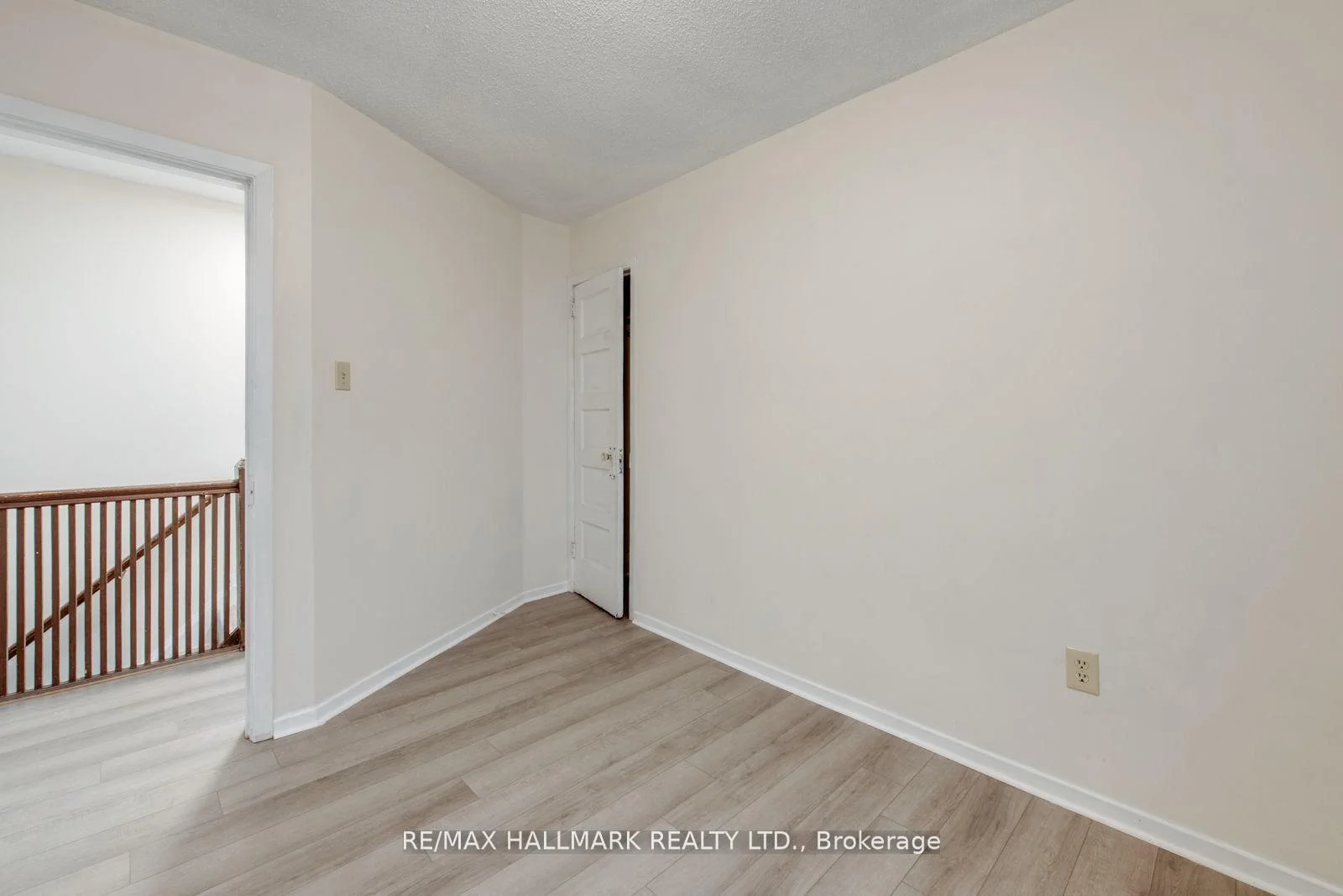 Photo 52 of Unit 2 Upper, 576 Ossington Avenue S, Toronto, Palmerston-Little Italy — HOMEH