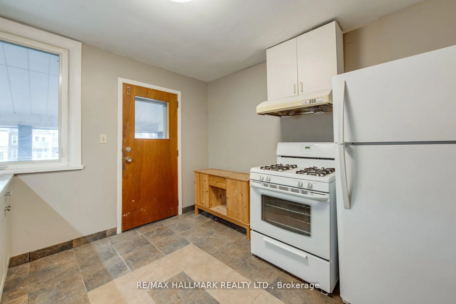 Photo 66 of Unit 2 Upper, 576 Ossington Avenue S, Toronto, Palmerston-Little Italy — HOMEH