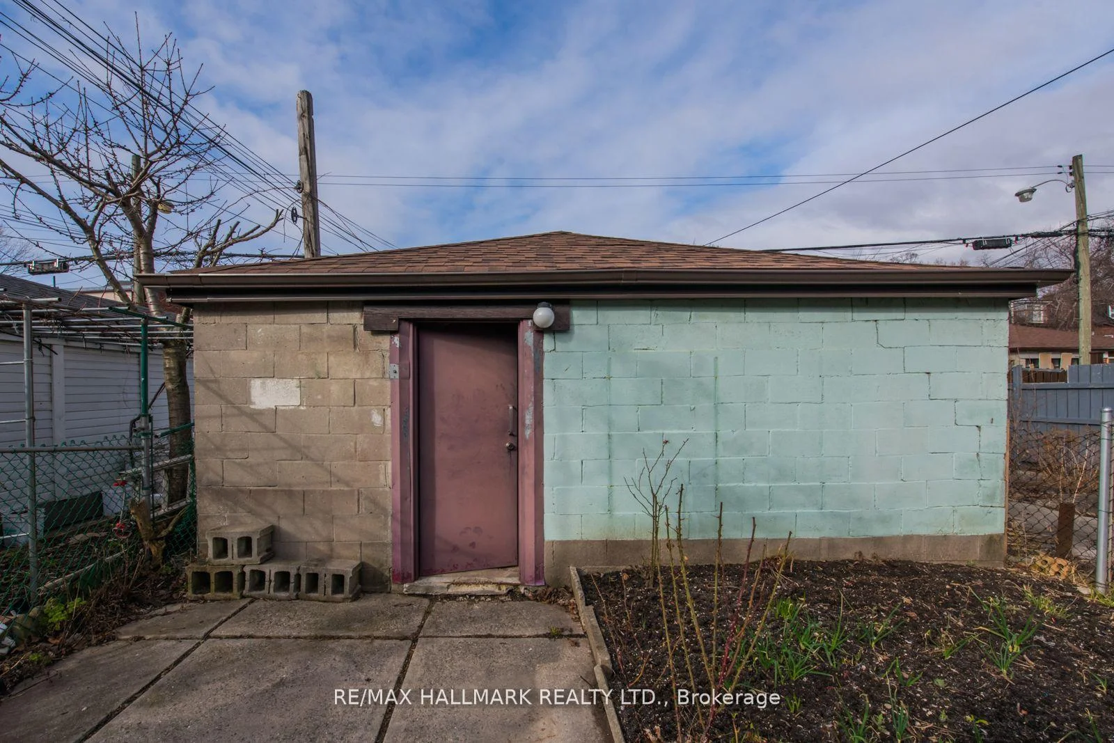 Photo 75 of Unit 2 Upper, 576 Ossington Avenue S, Toronto, Palmerston-Little Italy — HOMEH