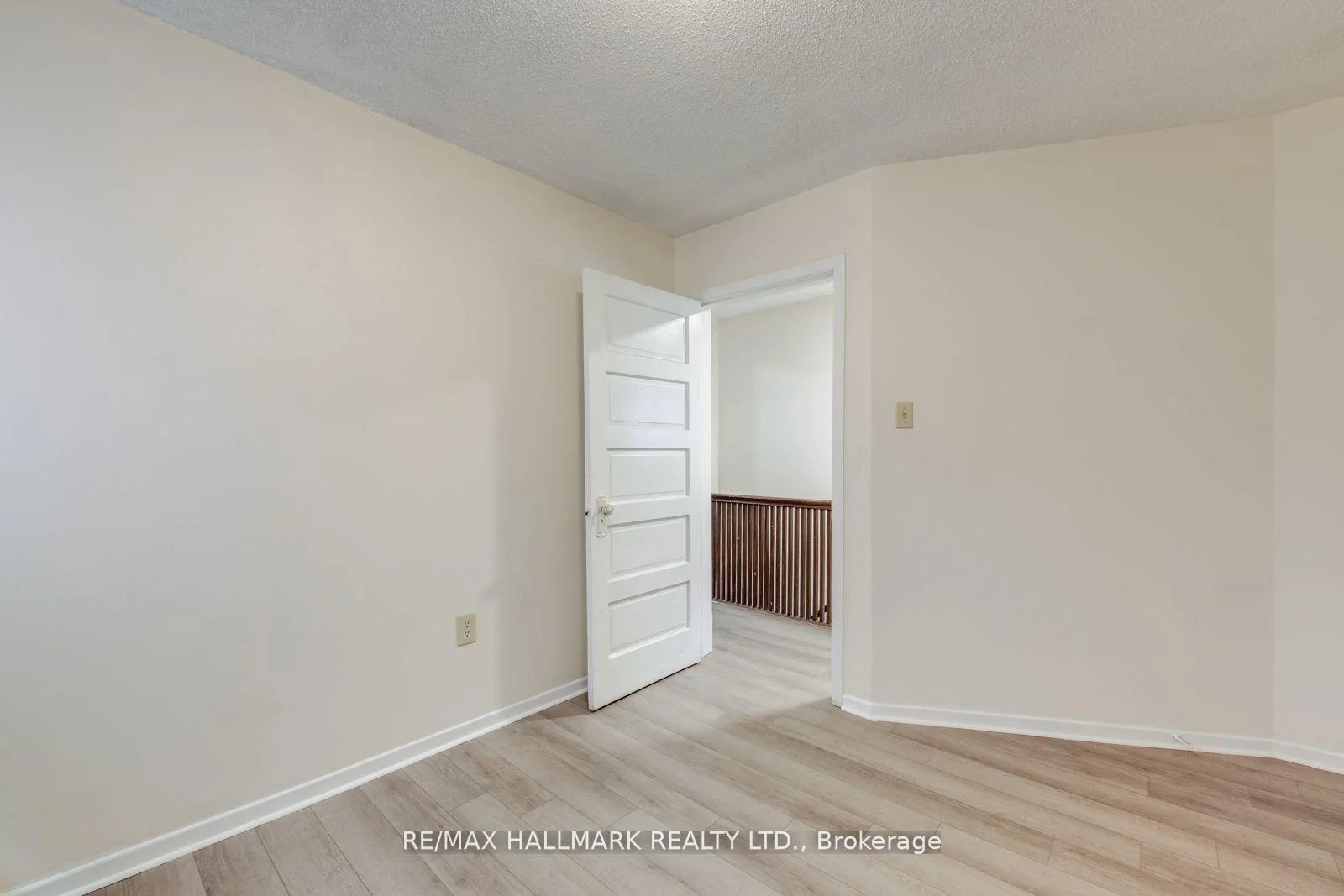 Photo 84 of Unit 2 Upper, 576 Ossington Avenue S, Toronto, Palmerston-Little Italy — HOMEH