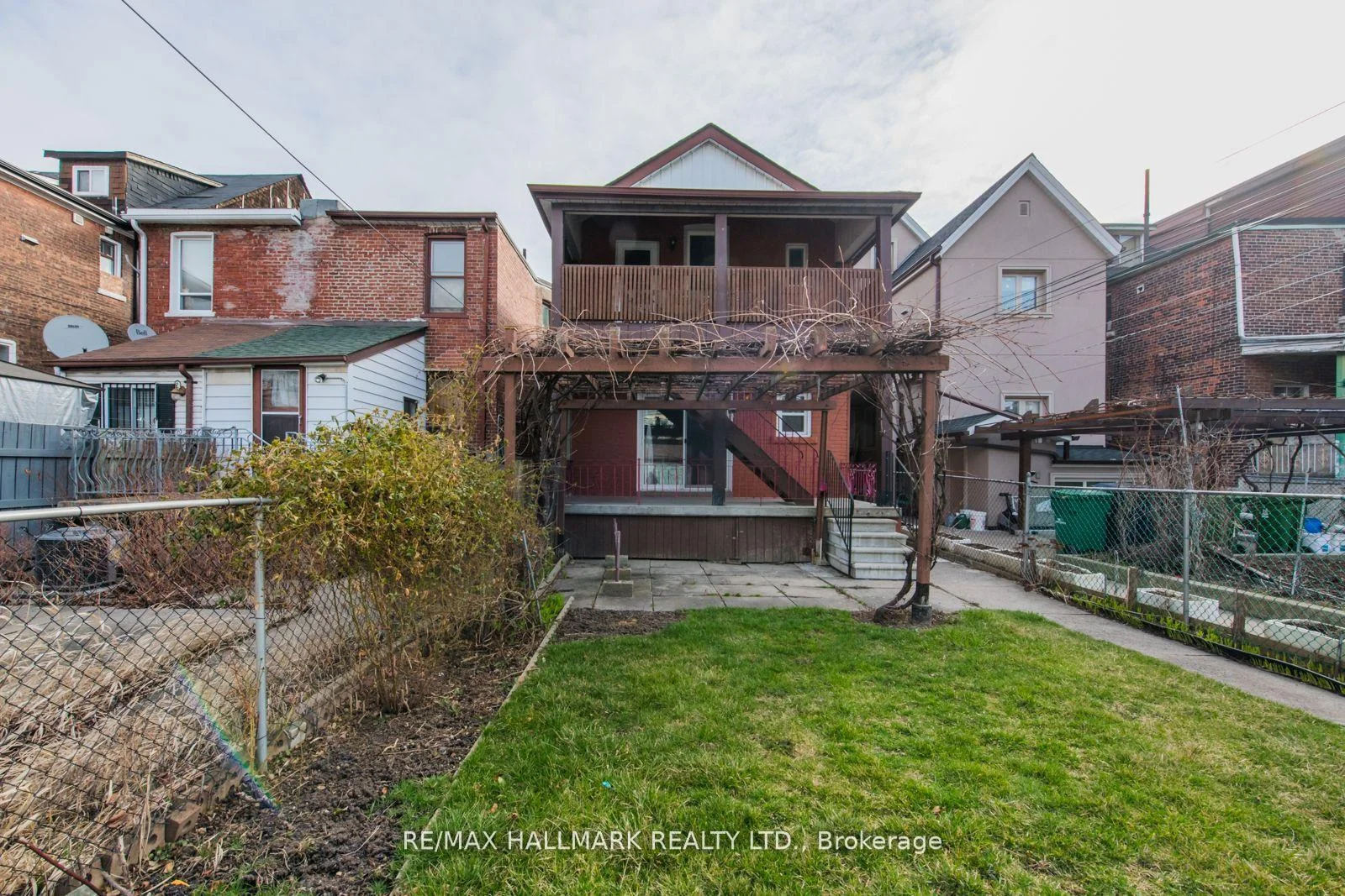 Photo 85 of Unit 2 Upper, 576 Ossington Avenue S, Toronto, Palmerston-Little Italy — HOMEH