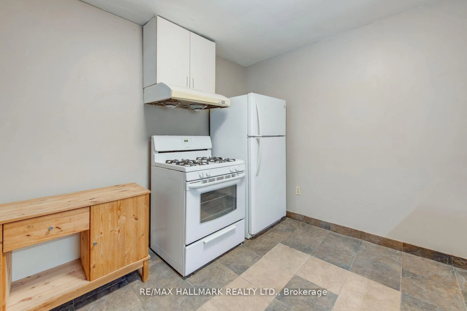 Photo 88 of Unit 2 Upper, 576 Ossington Avenue S, Toronto, Palmerston-Little Italy — HOMEH