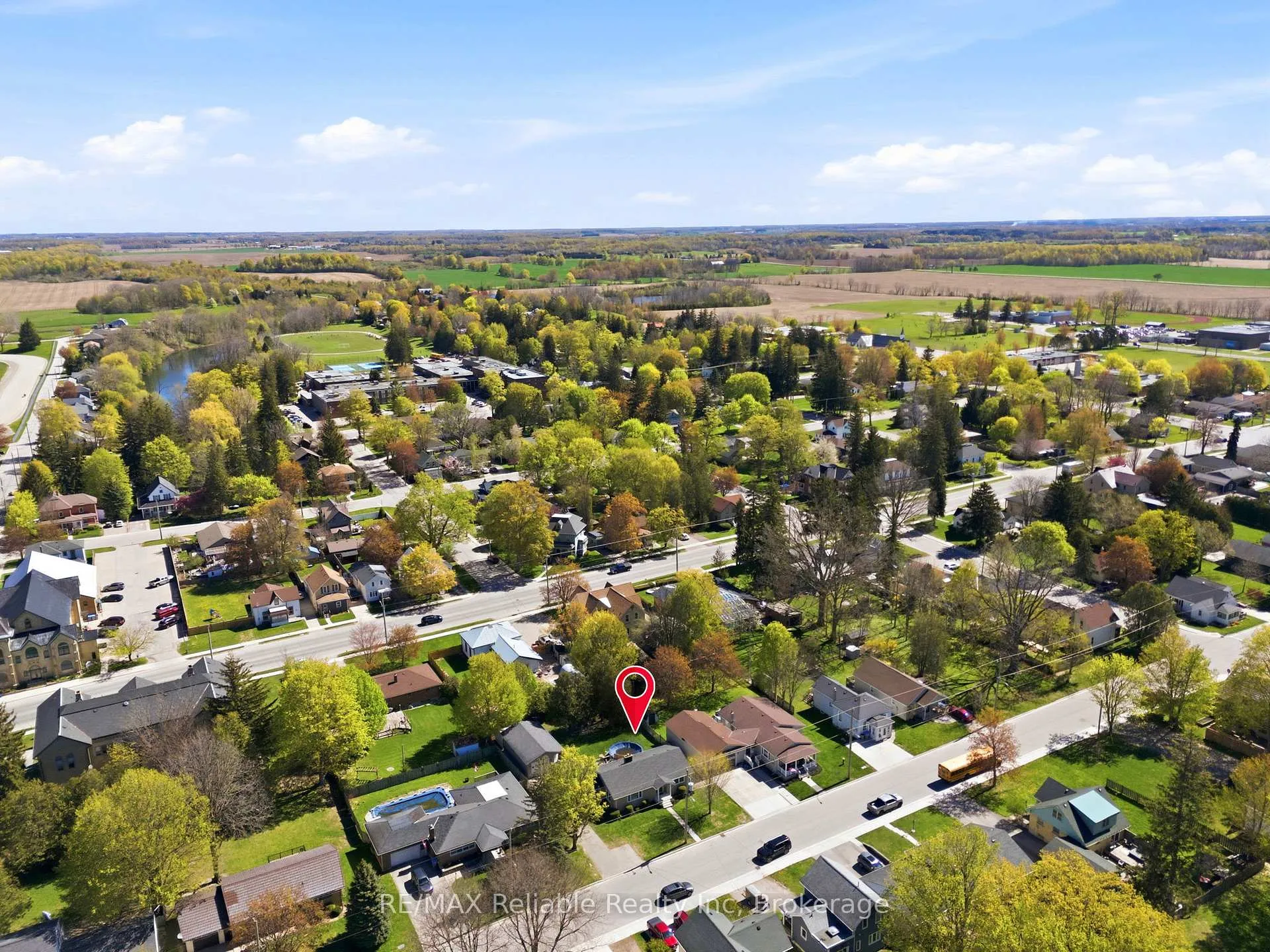 Photo 3 of 131 Townsend Street, Central Huron, Clinton — HOMEH