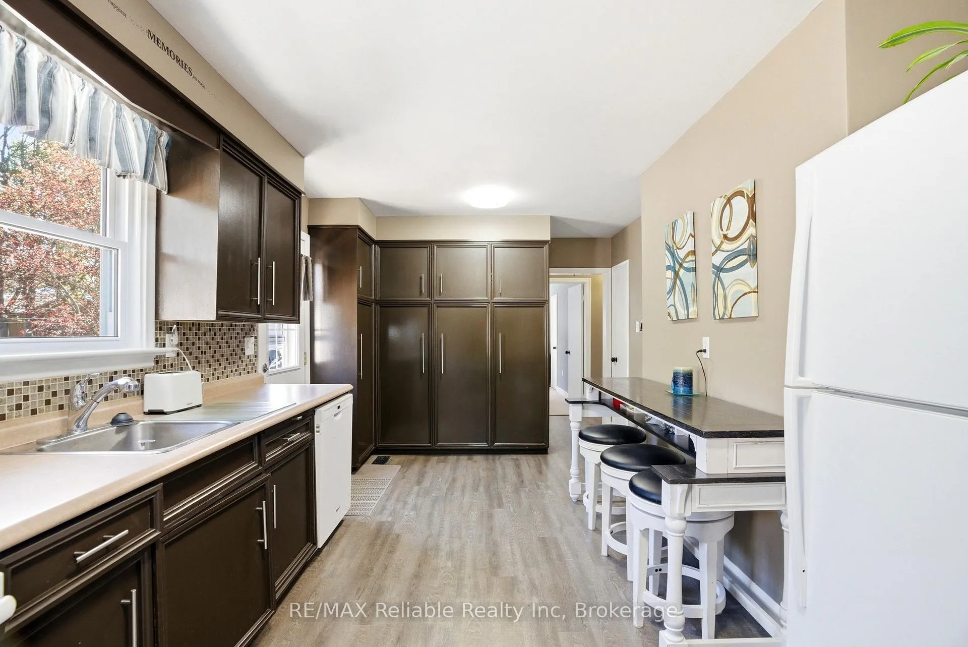 Photo 10 of 131 Townsend Street, Central Huron, Clinton — HOMEH