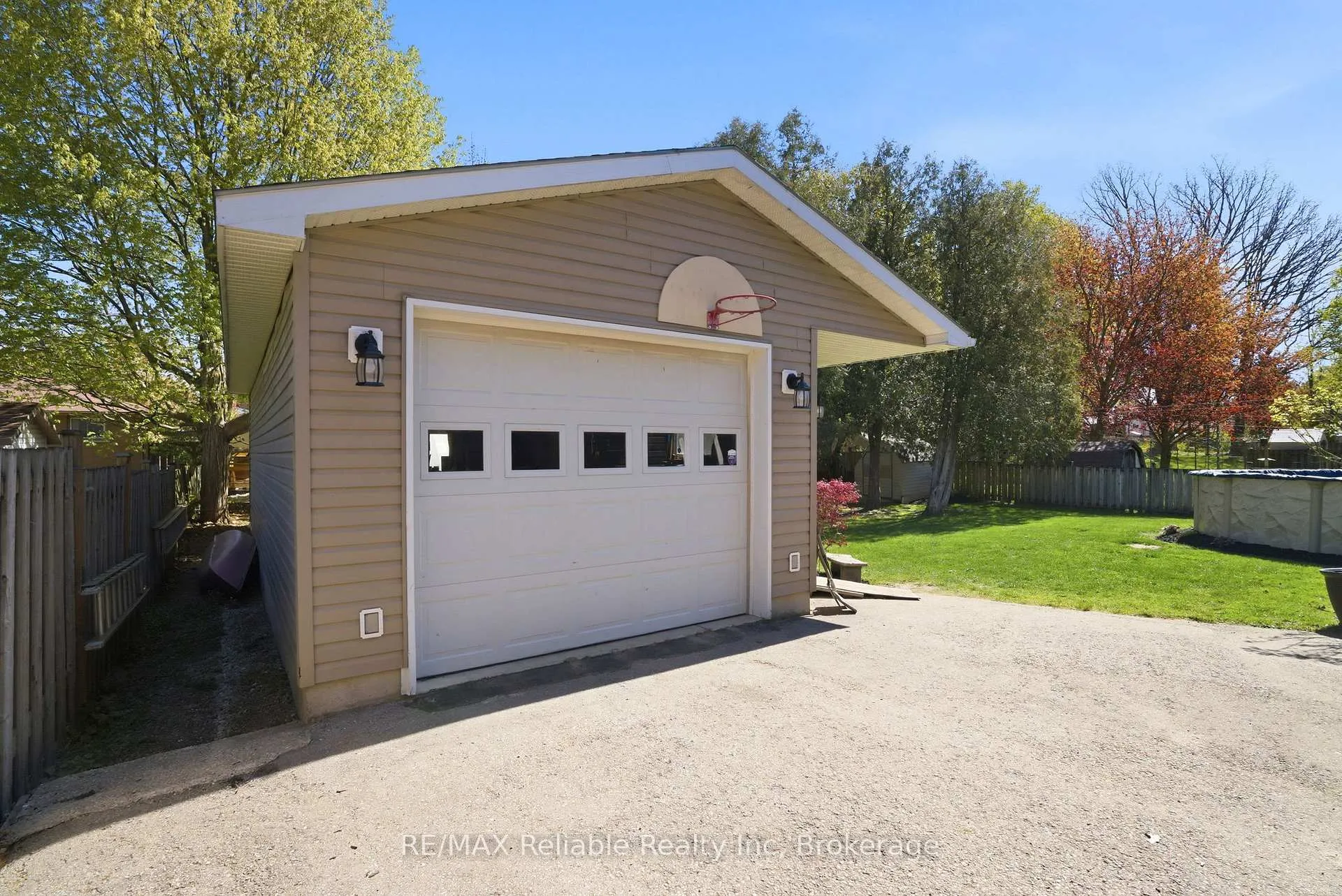 Photo 28 of 131 Townsend Street, Central Huron, Clinton — HOMEH