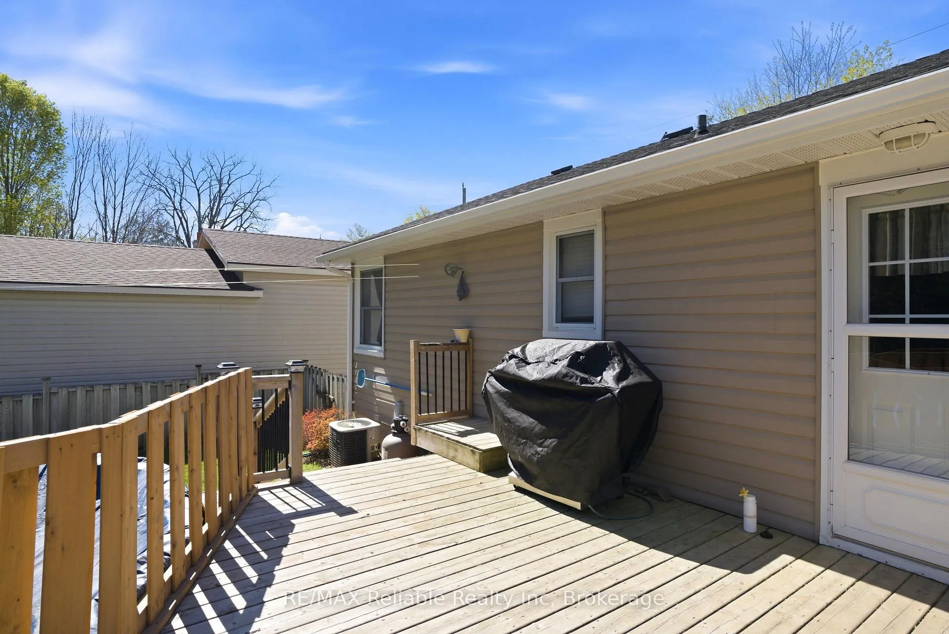 Photo 30 of 131 Townsend Street, Central Huron, Clinton — HOMEH