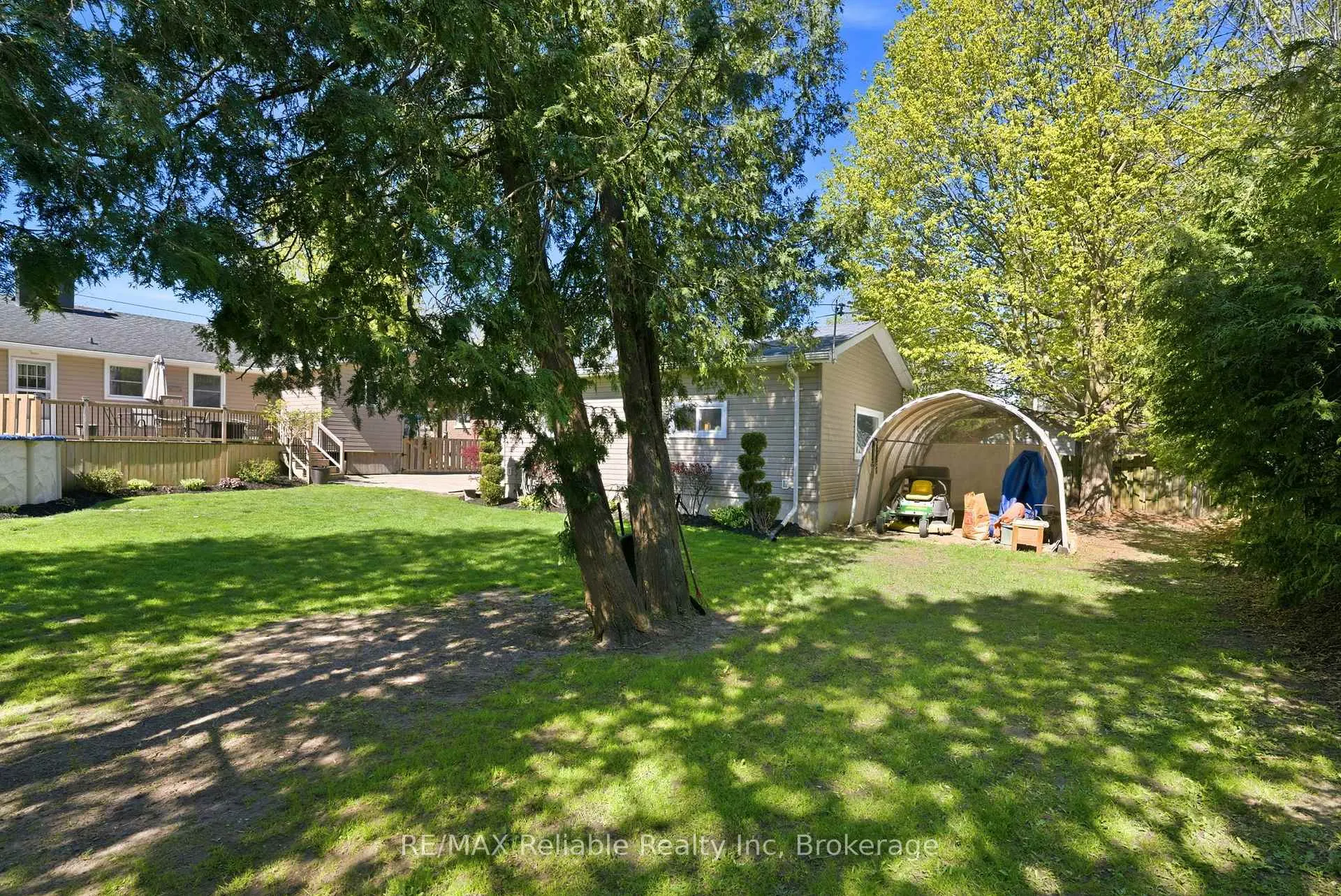 Photo 37 of 131 Townsend Street, Central Huron, Clinton — HOMEH