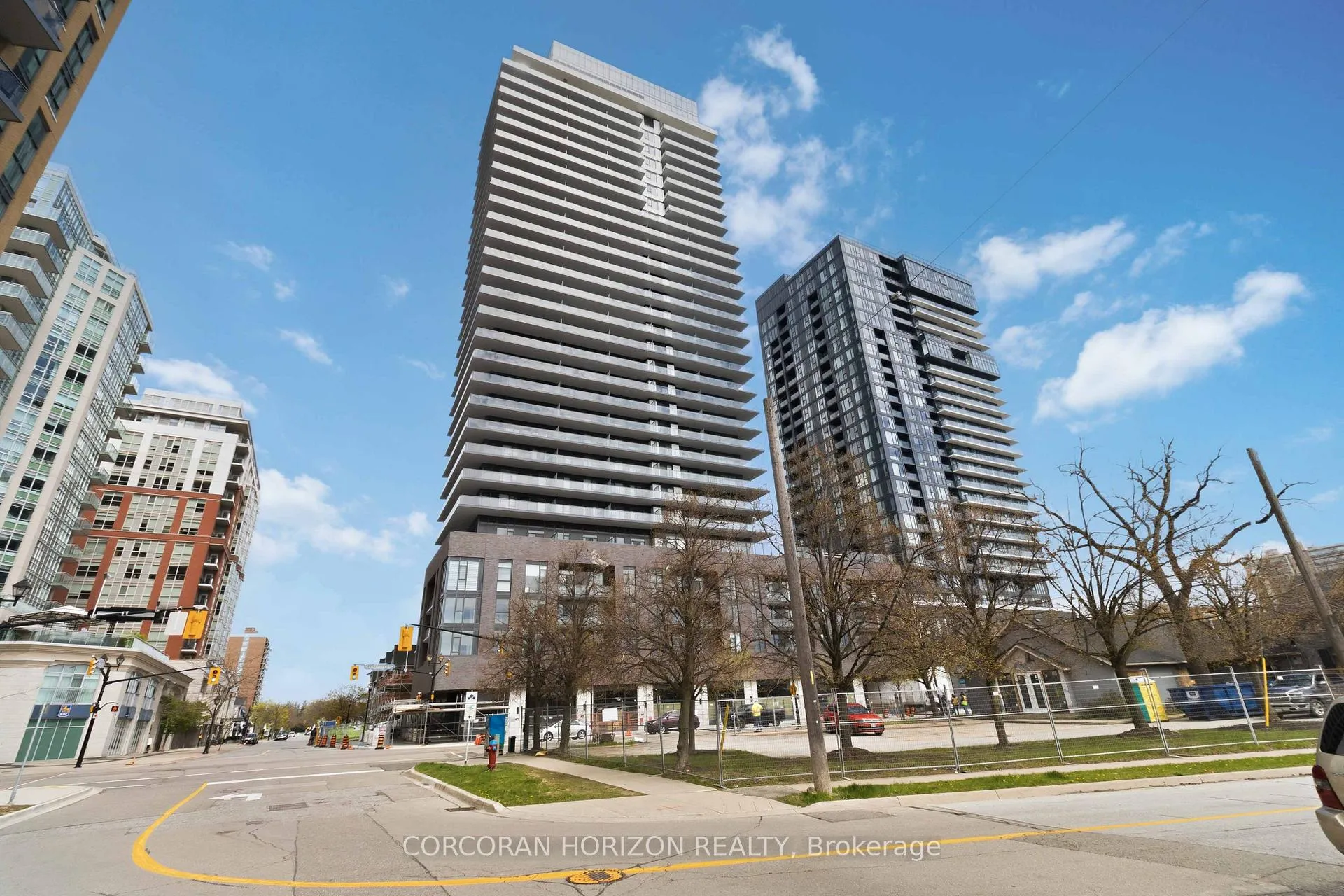 Front of Unit 809, 2075 Lakeshore Road