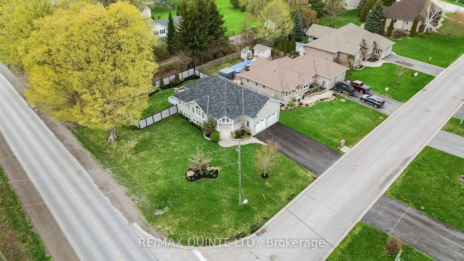 Photo 4 of 2 Applecrest Lane, Quinte West, Murray Ward — HOMEH