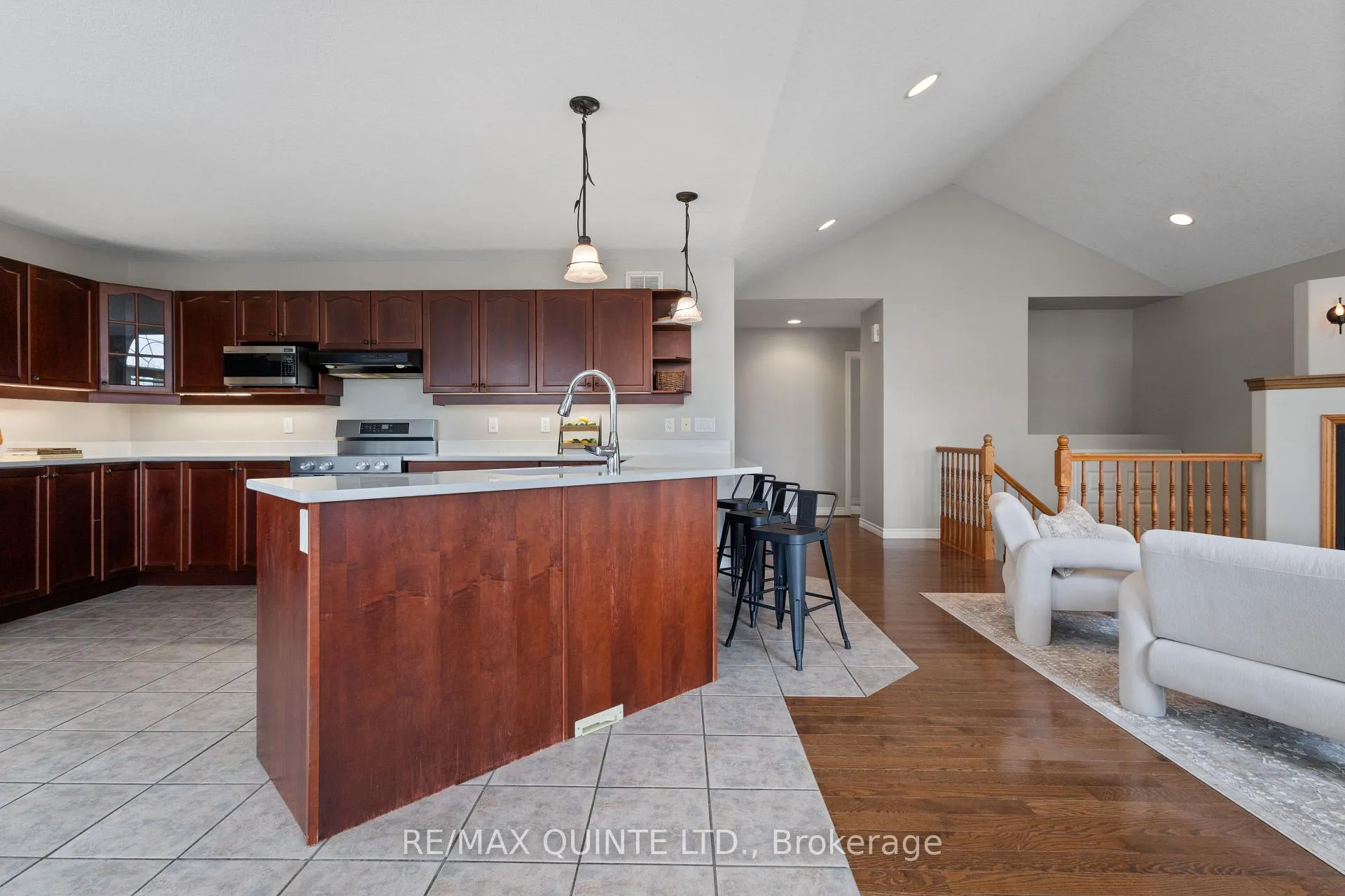 Photo 23 of 2 Applecrest Lane, Quinte West, Murray Ward — HOMEH