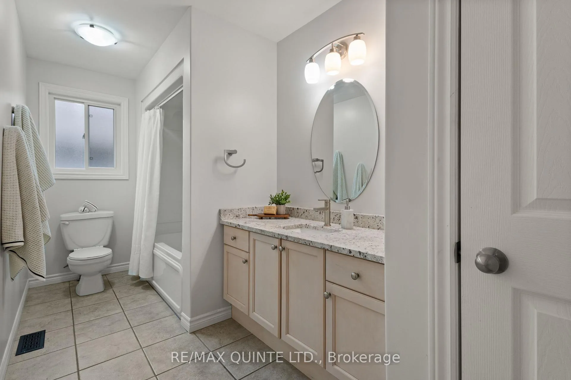 Photo 33 of 2 Applecrest Lane, Quinte West, Murray Ward — HOMEH