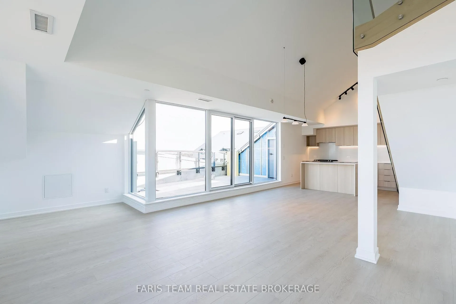 Photo 72 of Unit 621, 31 Huron Street, Collingwood — HOMEH