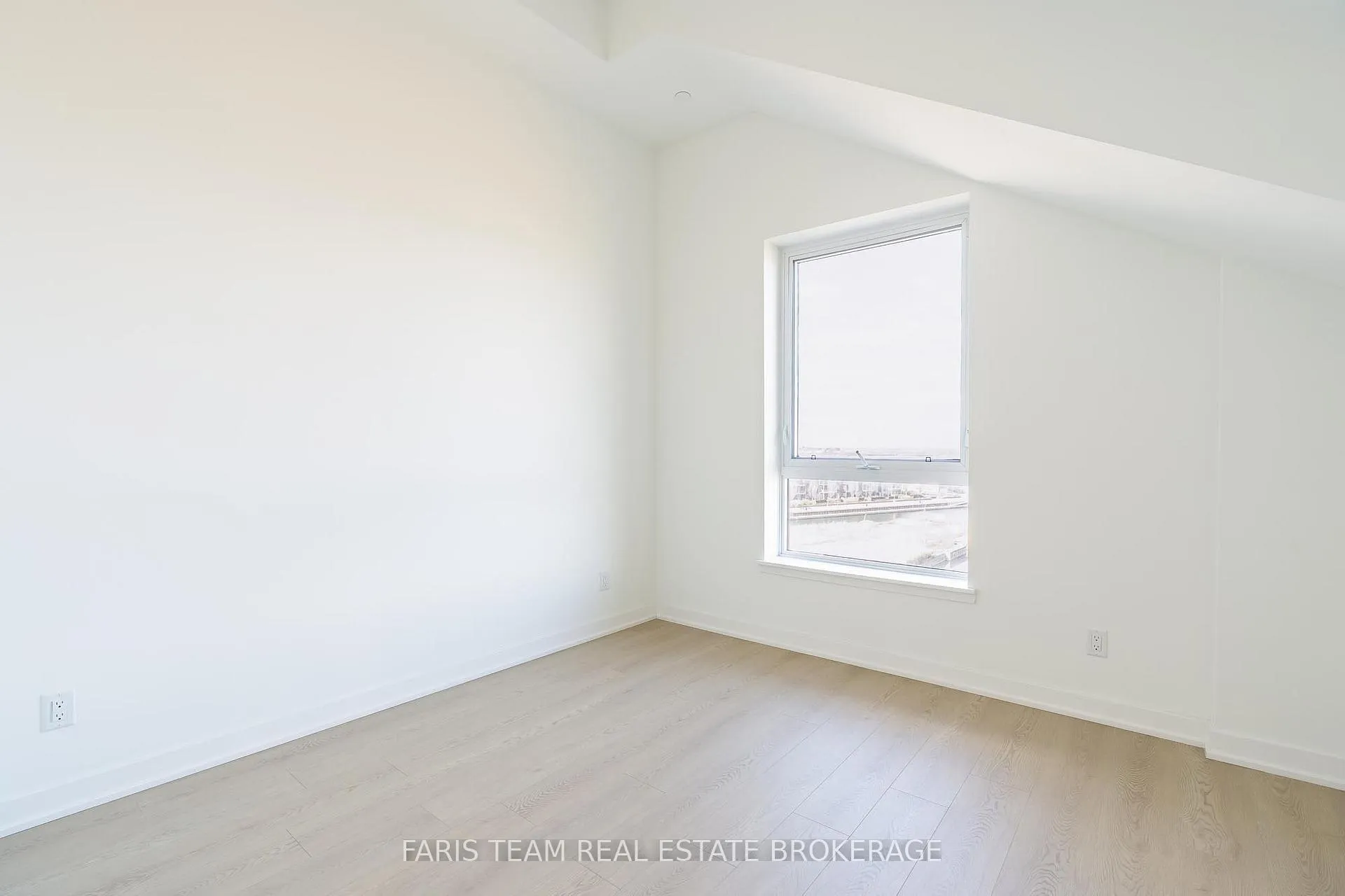 Photo 88 of Unit 621, 31 Huron Street, Collingwood — HOMEH