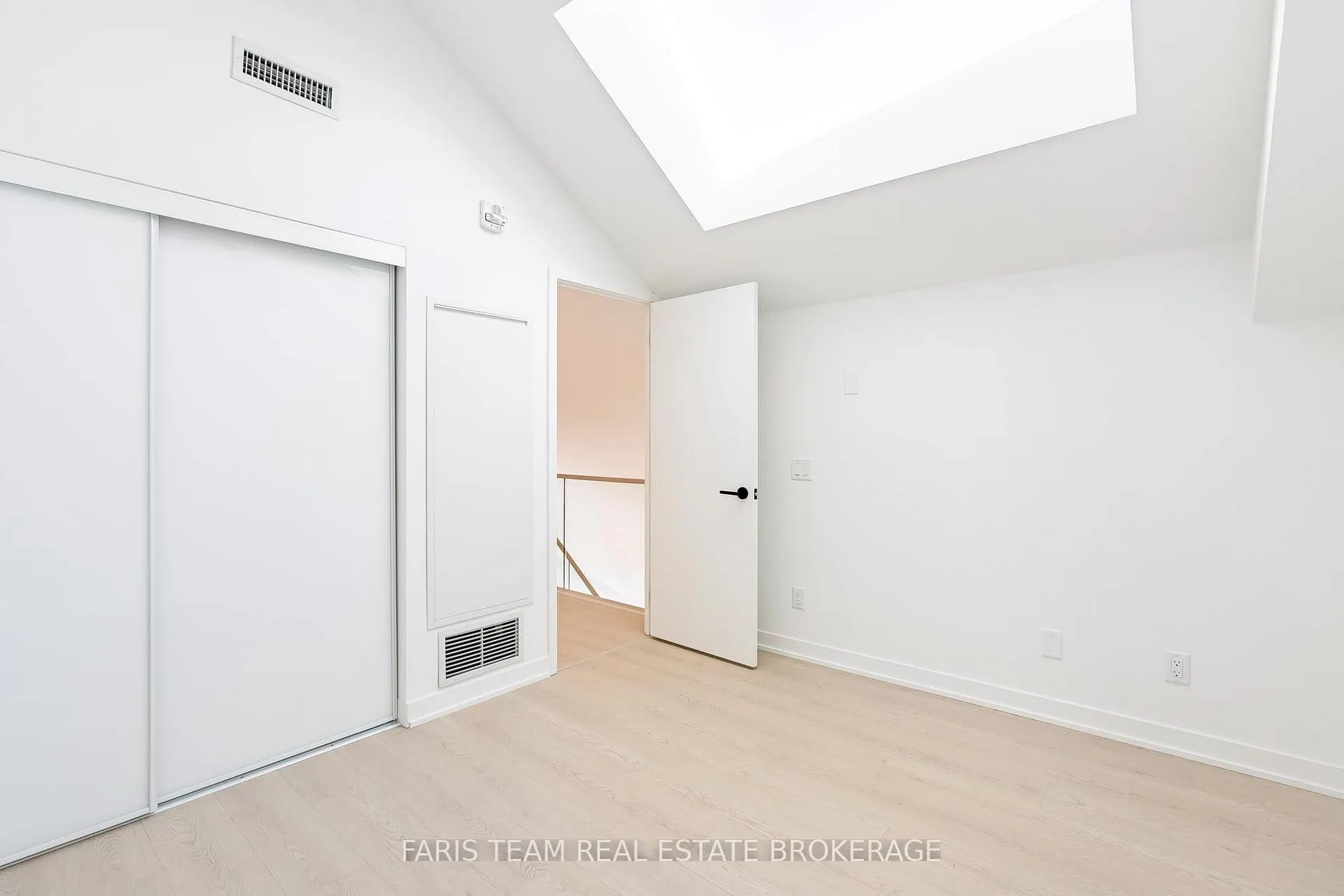 Photo 92 of Unit 621, 31 Huron Street, Collingwood — HOMEH