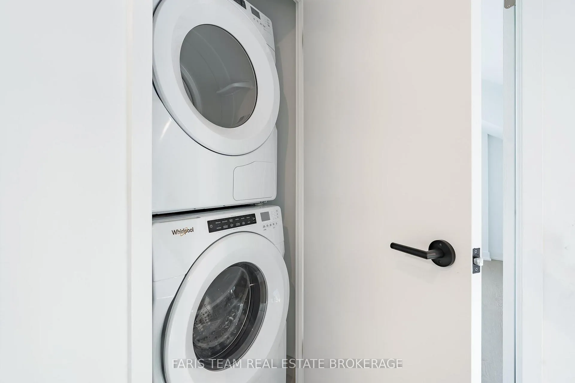 Photo 100 of Unit 621, 31 Huron Street, Collingwood — HOMEH