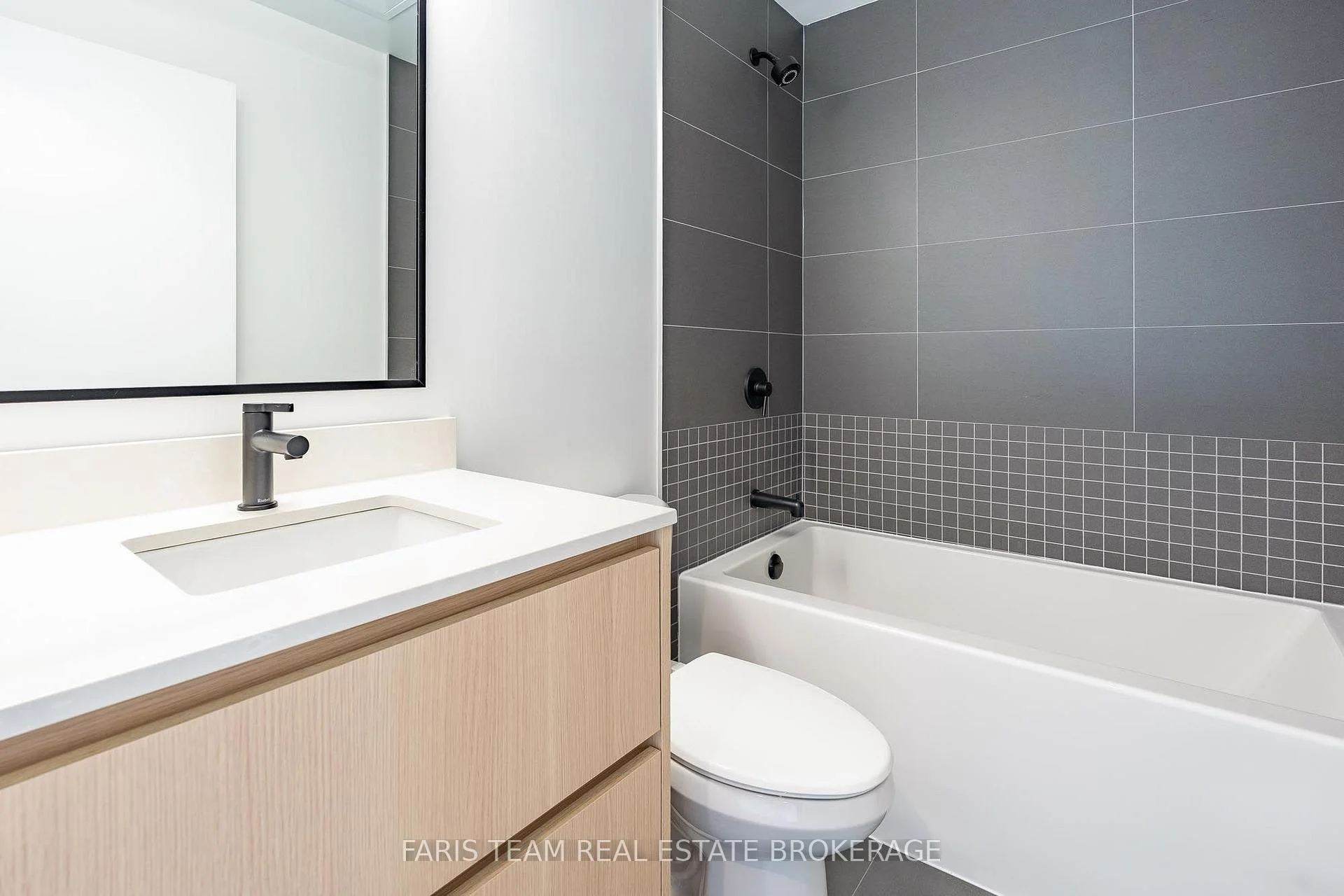 Photo 95 of Unit 621, 31 Huron Street, Collingwood — HOMEH