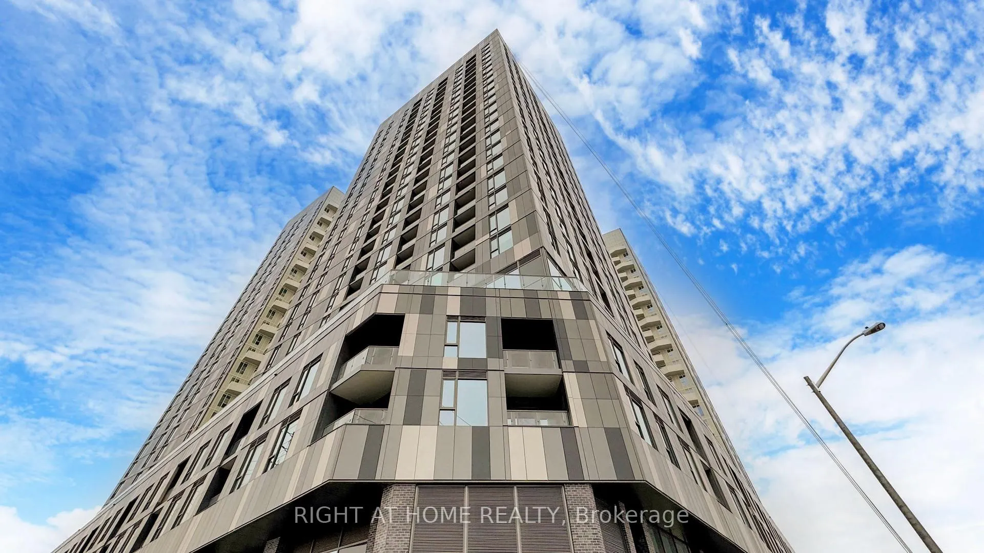 Photo 1 of Unit 914, 10 Abeja Street, Vaughan, Concord — HOMEH