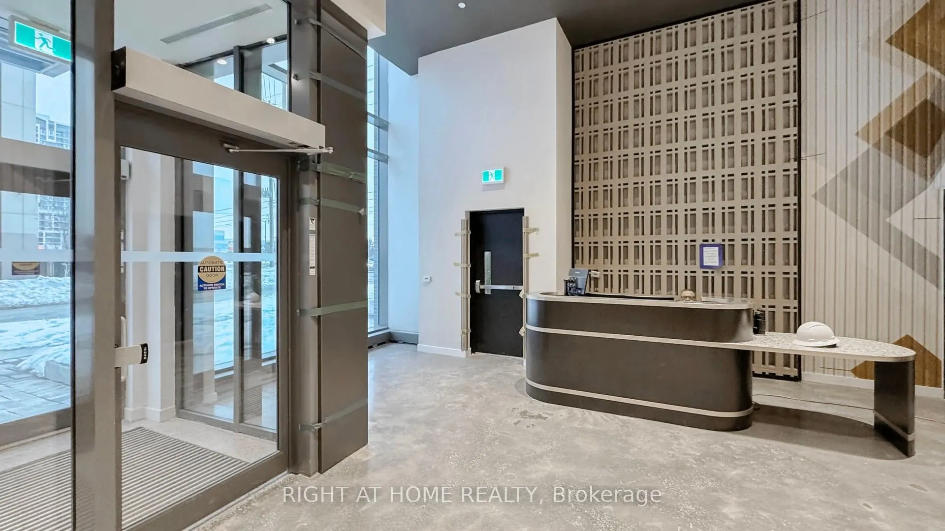 Photo 6 of Unit 914, 10 Abeja Street, Vaughan, Concord — HOMEH