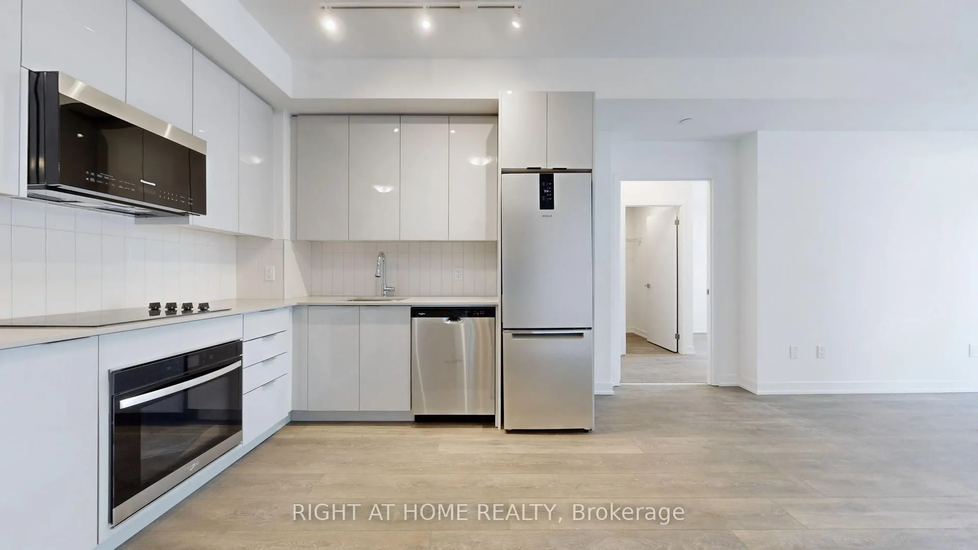 Photo 12 of Unit 914, 10 Abeja Street, Vaughan, Concord — HOMEH