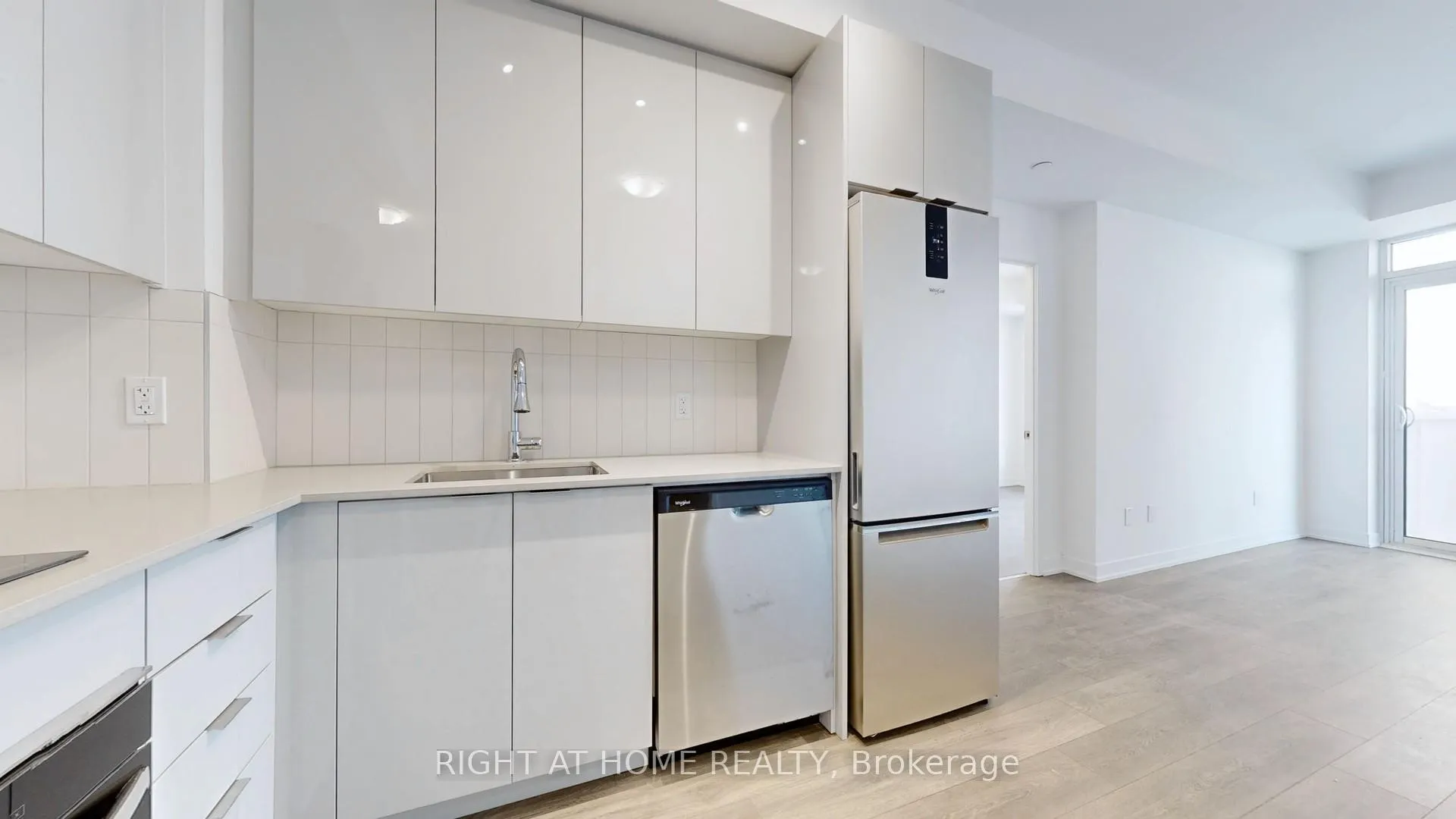 Photo 15 of Unit 914, 10 Abeja Street, Vaughan, Concord — HOMEH