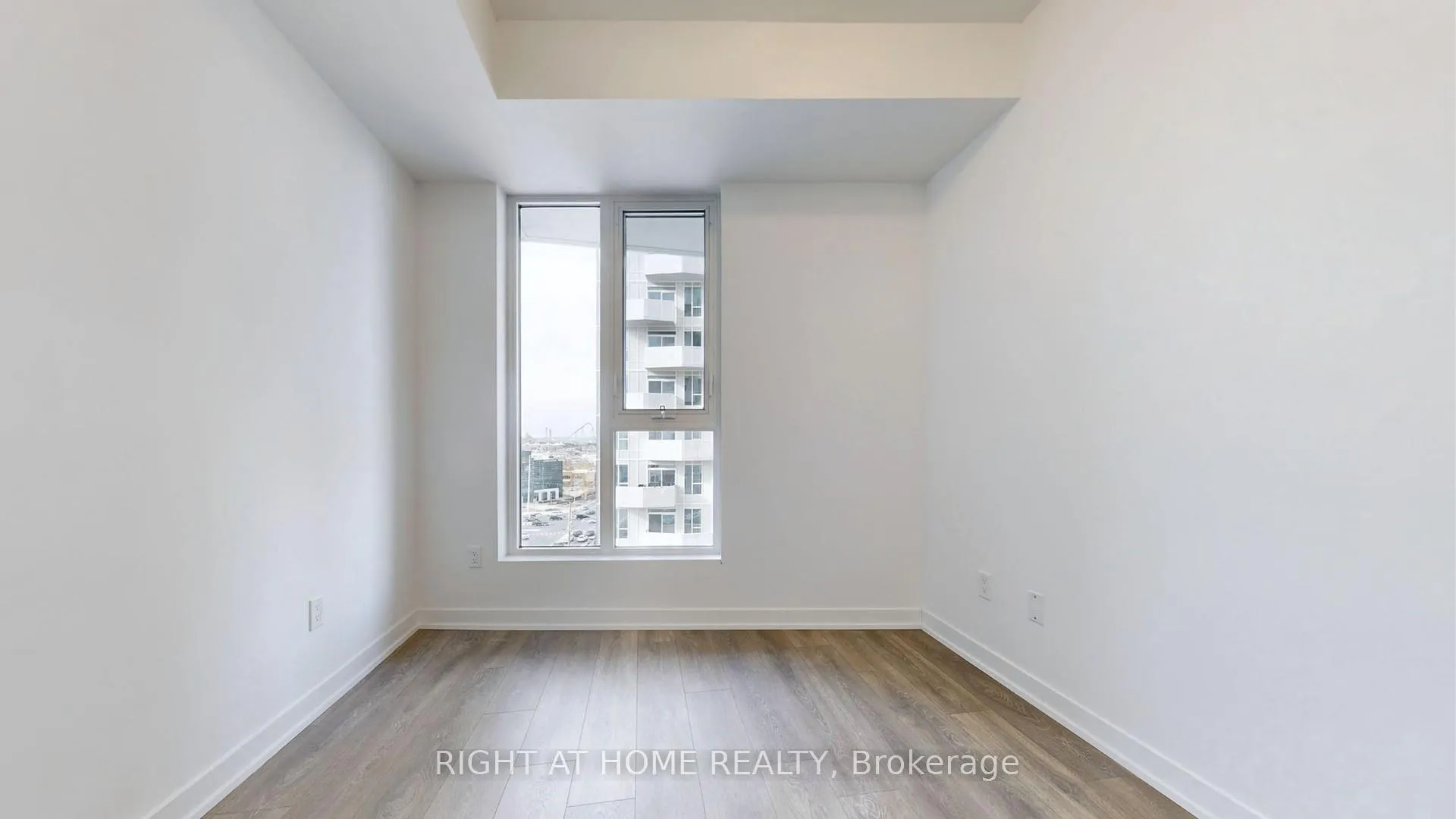 Photo 17 of Unit 914, 10 Abeja Street, Vaughan, Concord — HOMEH