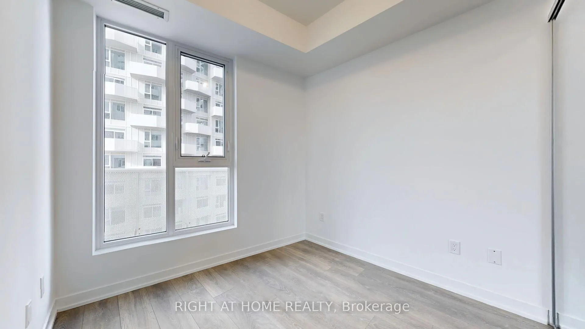 Photo 20 of Unit 914, 10 Abeja Street, Vaughan, Concord — HOMEH