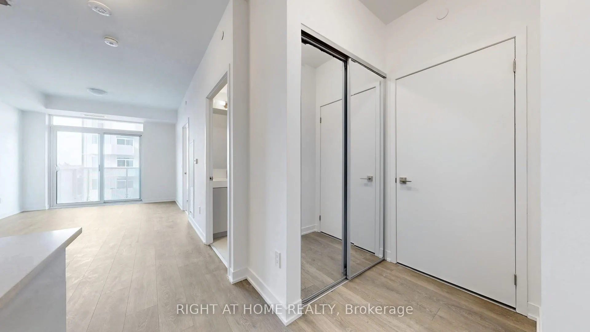 Photo 25 of Unit 914, 10 Abeja Street, Vaughan, Concord — HOMEH
