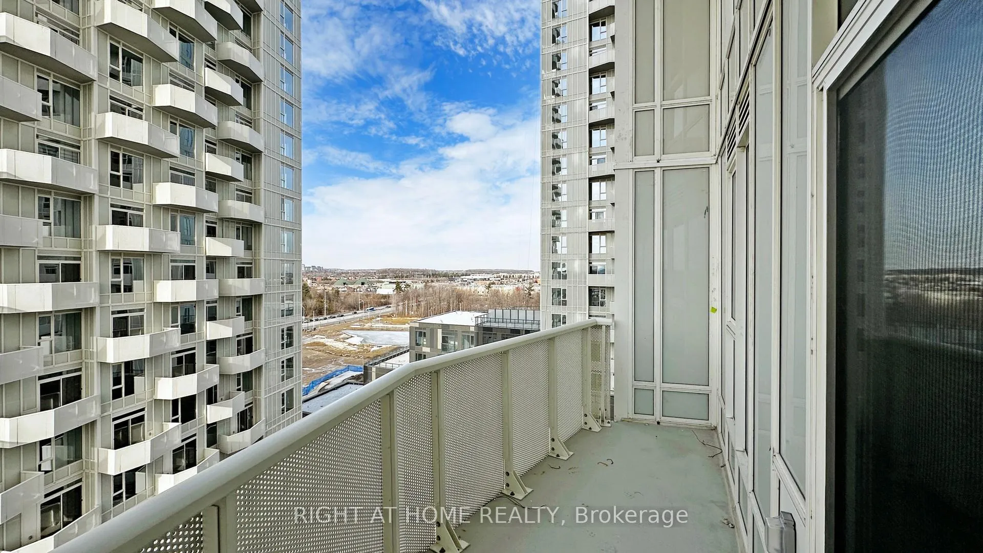 Photo 30 of Unit 914, 10 Abeja Street, Vaughan, Concord — HOMEH