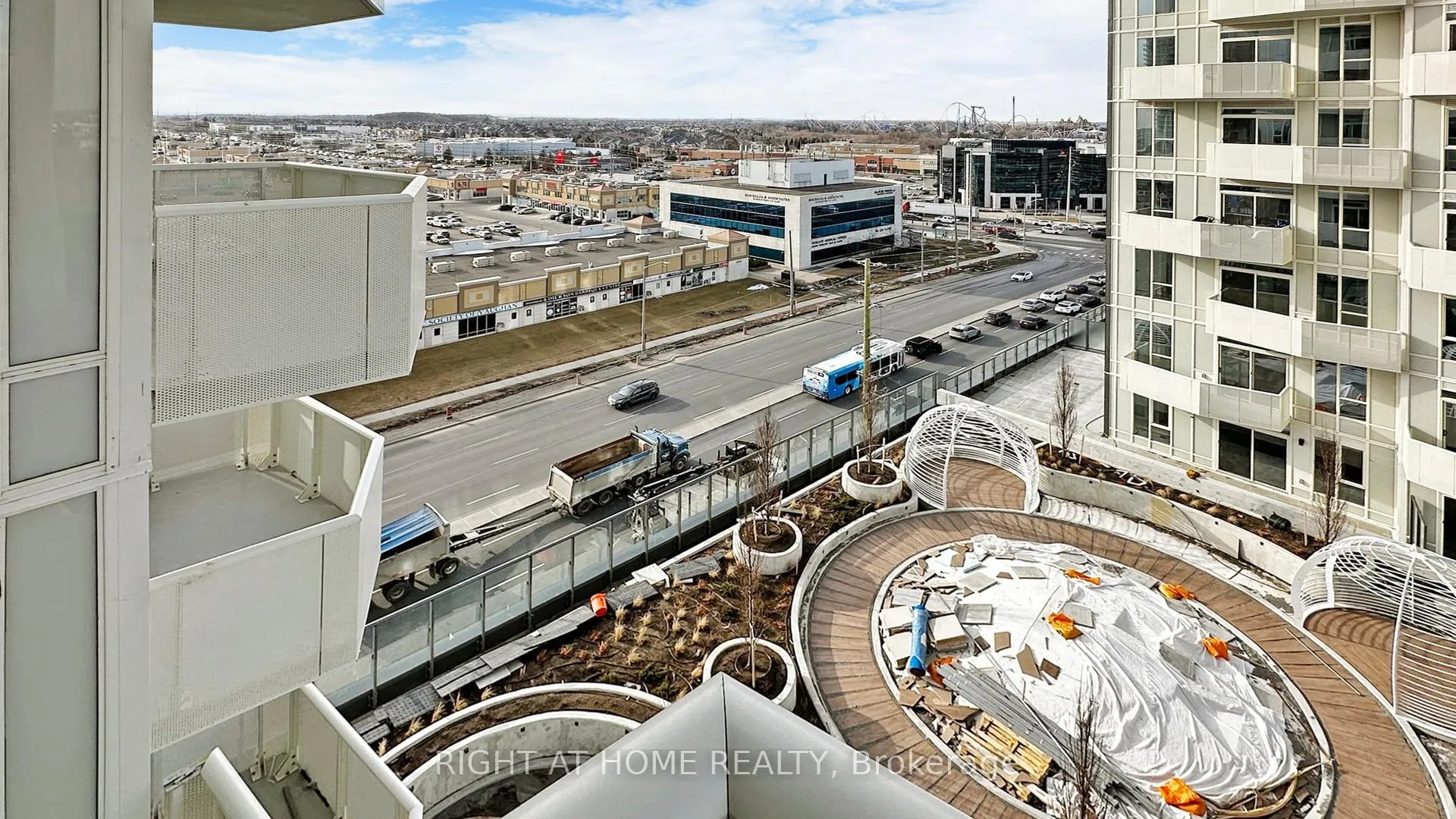 Photo 34 of Unit 914, 10 Abeja Street, Vaughan, Concord — HOMEH